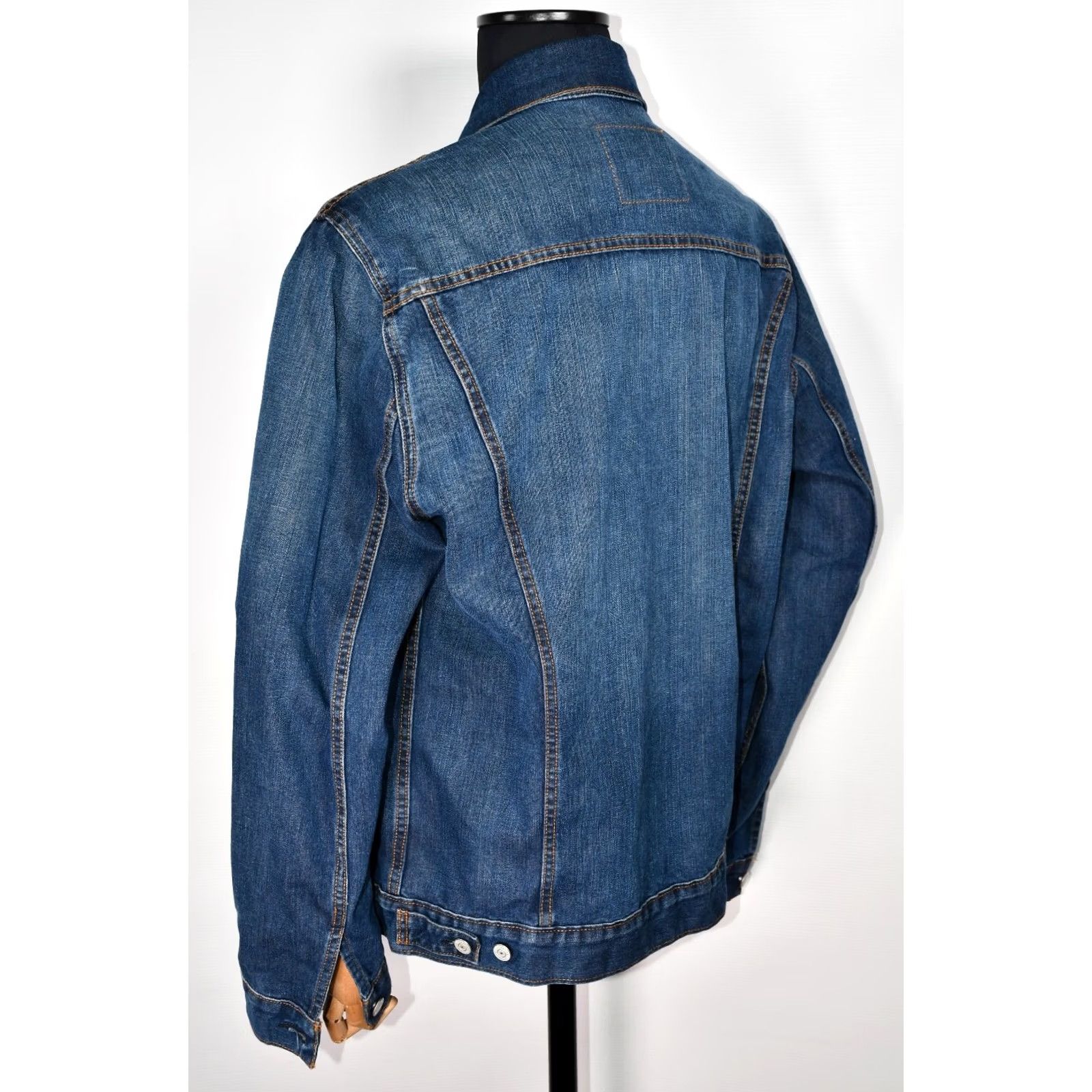 Levi's Levi’s Trucker Jacket Denim Blue XL Men’s Regular Size 100% Cotton Casual Jacket | 64cm Chest 73cm Length 70cm Sleeve Standard Size US 36 / EU 52 - 3 Thumbnail