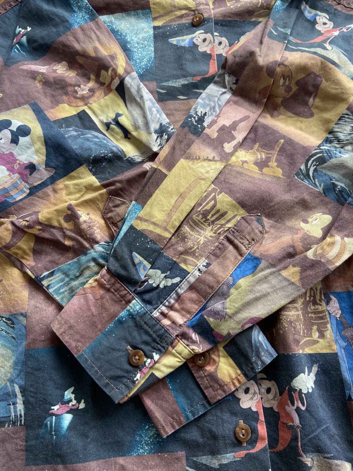 Disney Disney X Moussy All Over Print Shirt Size US XL / EU 56 / 4 - 5 Thumbnail