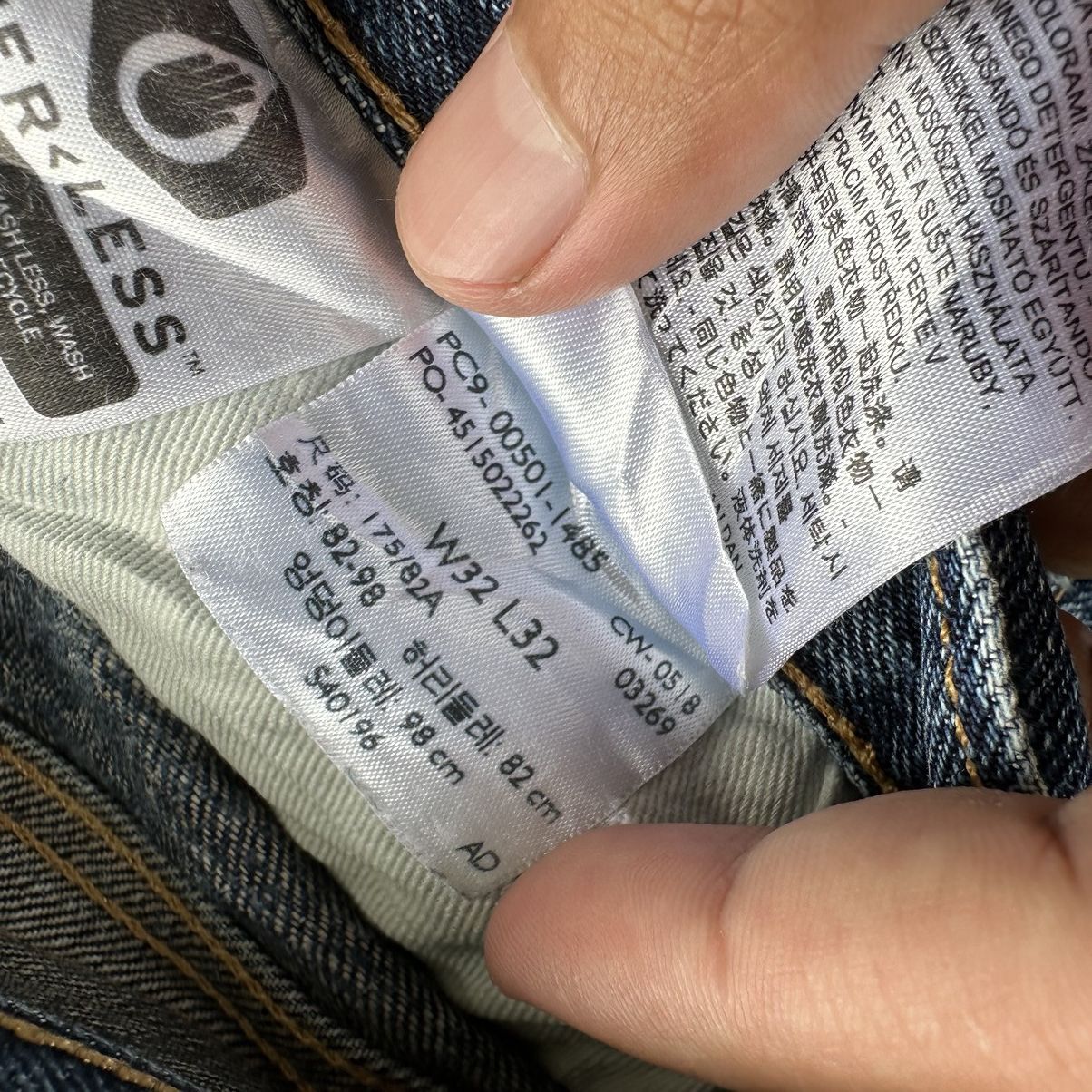Levi's Vintage Levi’s 501 Distressed Faded Denim Jean Pant W33 Size US 33 - 10 Thumbnail