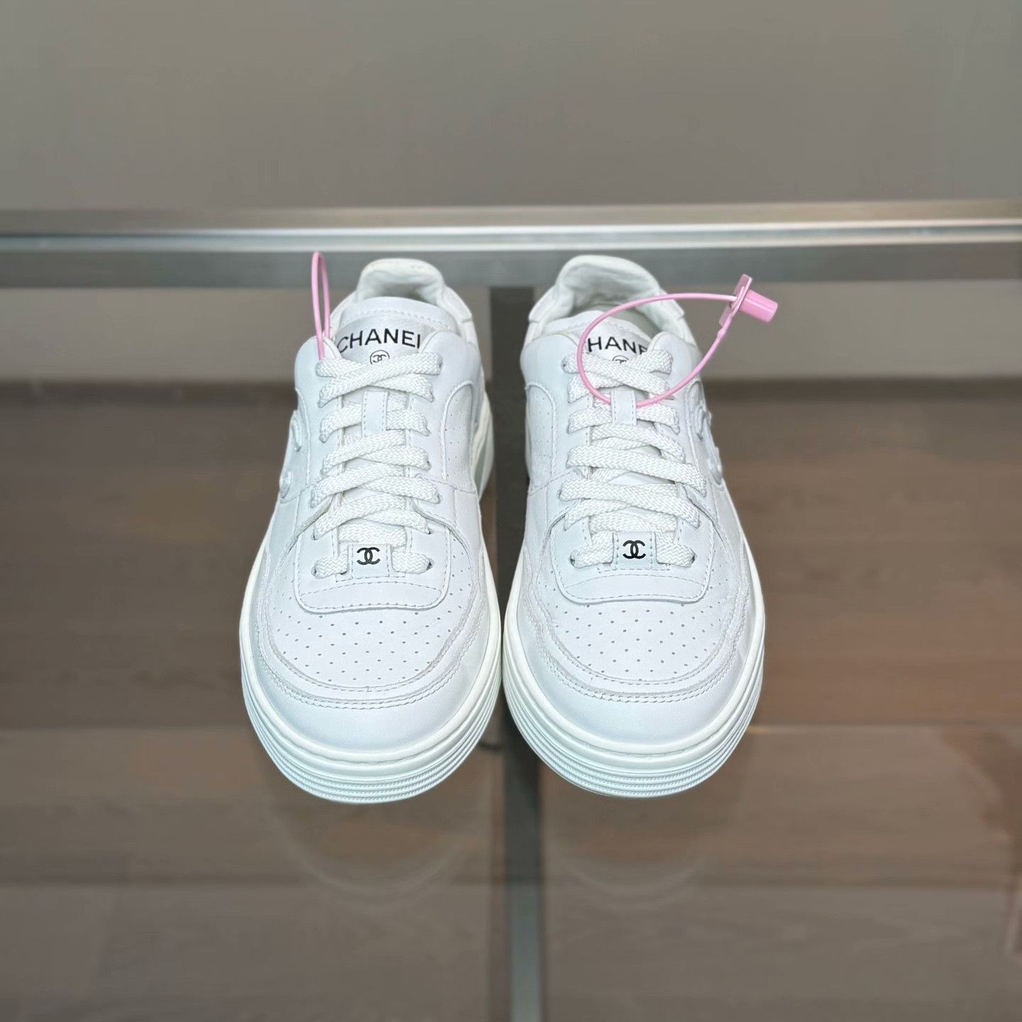 Chanel Chanel Retro White Lowtop Sneakers 23 Women Size US 8 / IT 38 - 1 Thumbnail