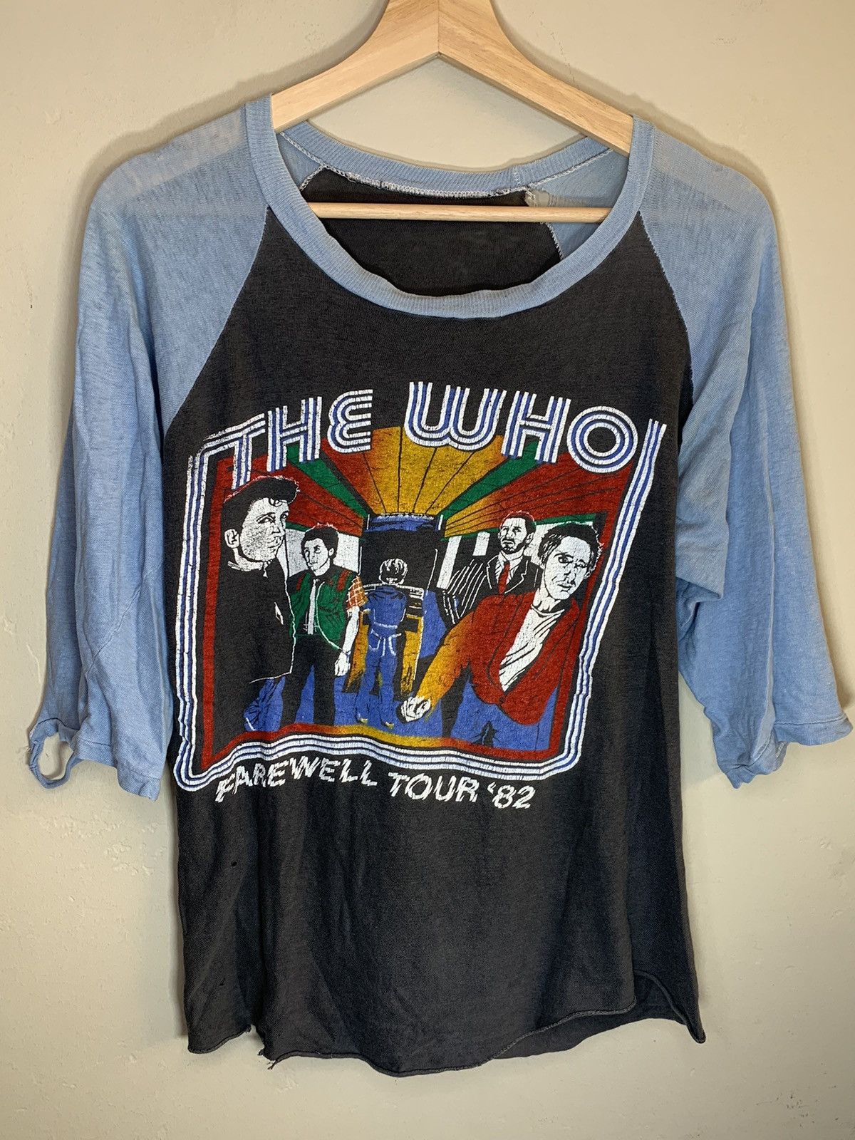 Band Tees *RARE* Vintage 1982 The Who Bids Farewell Tour Raglan Shirt Size US L / EU 52-54 / 3 - 1 Thumbnail