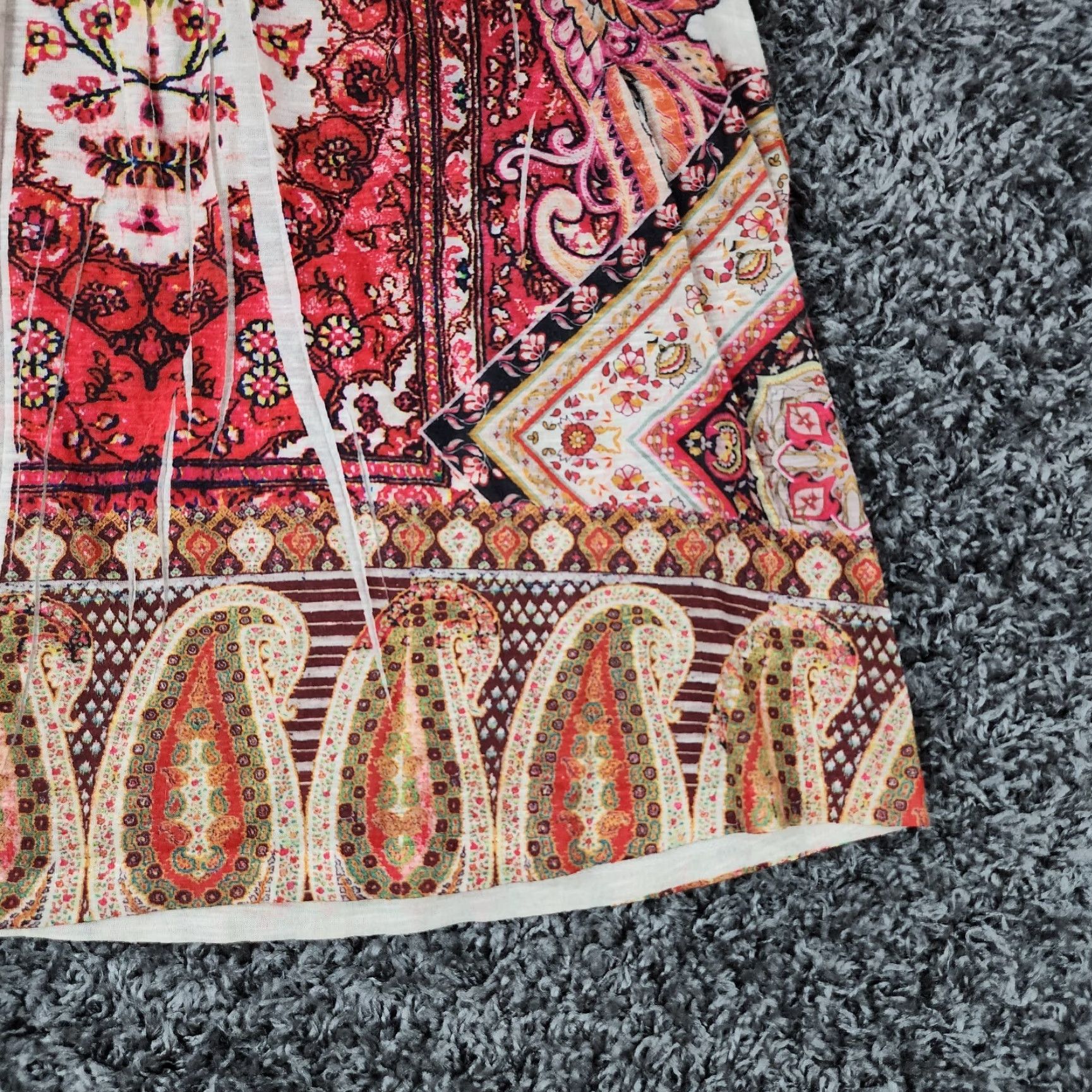 Olive LIVE AND LET LIVE Blouse Short Sleeve Geometric Multicolor XL Womens Colorful Geometric Pattern XL Women’s Blouse Size XL / US 12-14 / IT 48-50 - 2 Thumbnail