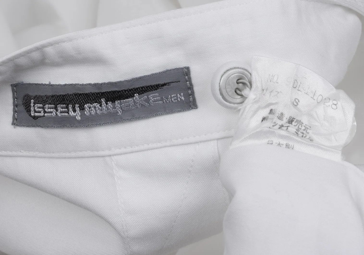 Issey Miyake Band Collar Pin Pleats Shirt in White, Size S Size US S / EU 44-46 / 1 - 17 Thumbnail