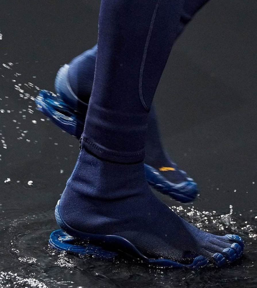 Balenciaga 1/1 UNRELEASED SAMPLE RUNWAY VIBRAM in blue colorway Size US 11 / EU 44 - 11 Thumbnail