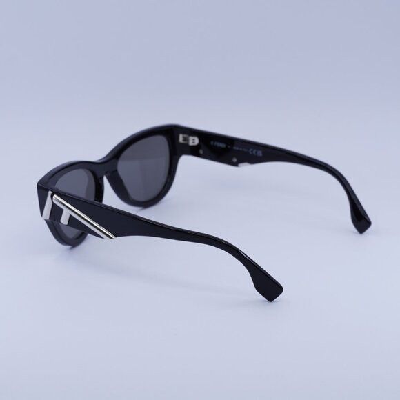 Fendi Fendi FE40135I 01A Sunglasses Shiny Black Cat Eye Frame Size ONE SIZE - 6 Thumbnail