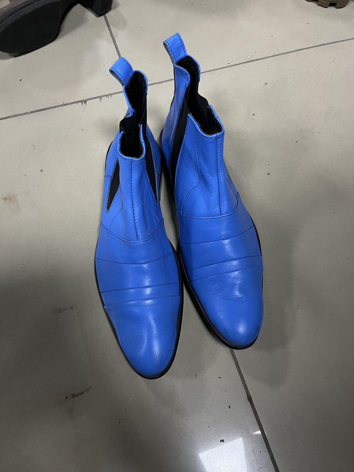 Leather shoes