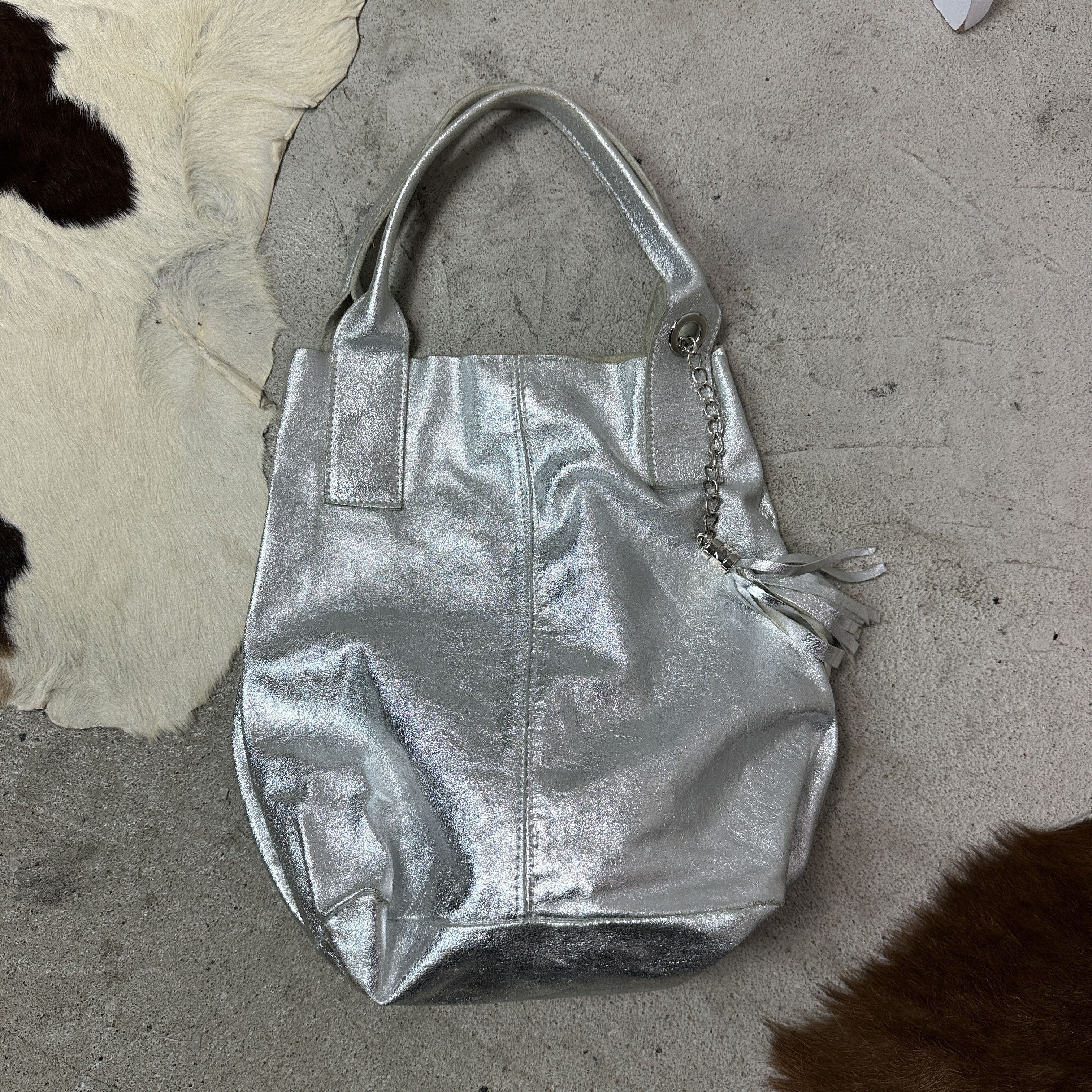 Vintage Vintage Leather Silver Chrome Hobo Bag Y2K Size ONE SIZE - 2 Thumbnail