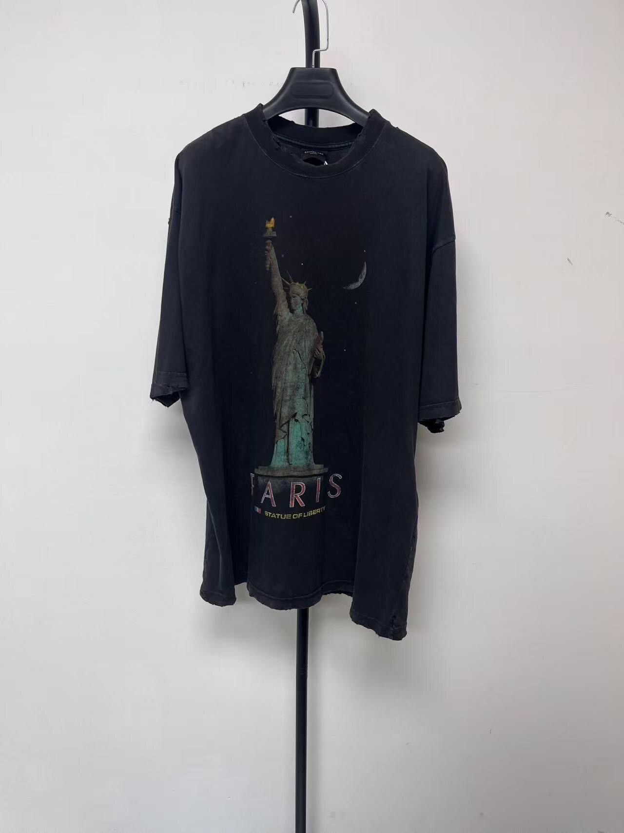 Balenciaga Balenciaga Graphic Logo Print Crewneck T-Shirt Size US M / EU 48-50 / 2 - 1 Thumbnail