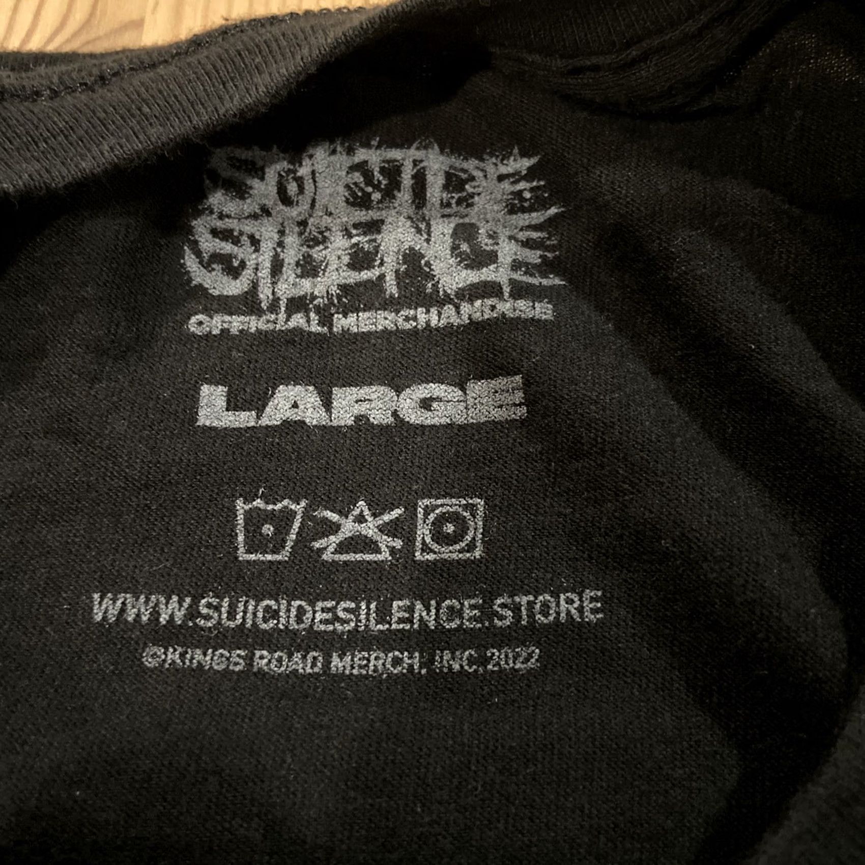 Gildan Womens Suicide Silence Reaper Blades Boyfriend Fit Large Metal Punk Band Tee Shirt L Black Mens Womens Boys Girls Size L / US 10 / IT 46 - 2 Thumbnail
