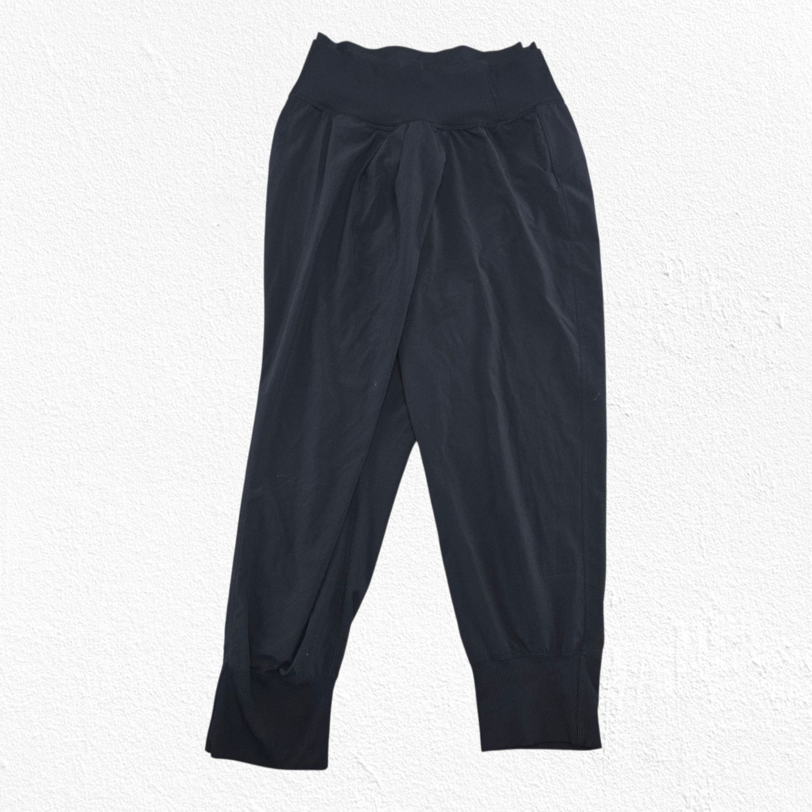 Lululemon Lululemon Dance Studio Crop Wrap Waist Black Pants Size 6 Size 28" / US 6 / IT 42 - 3 Thumbnail