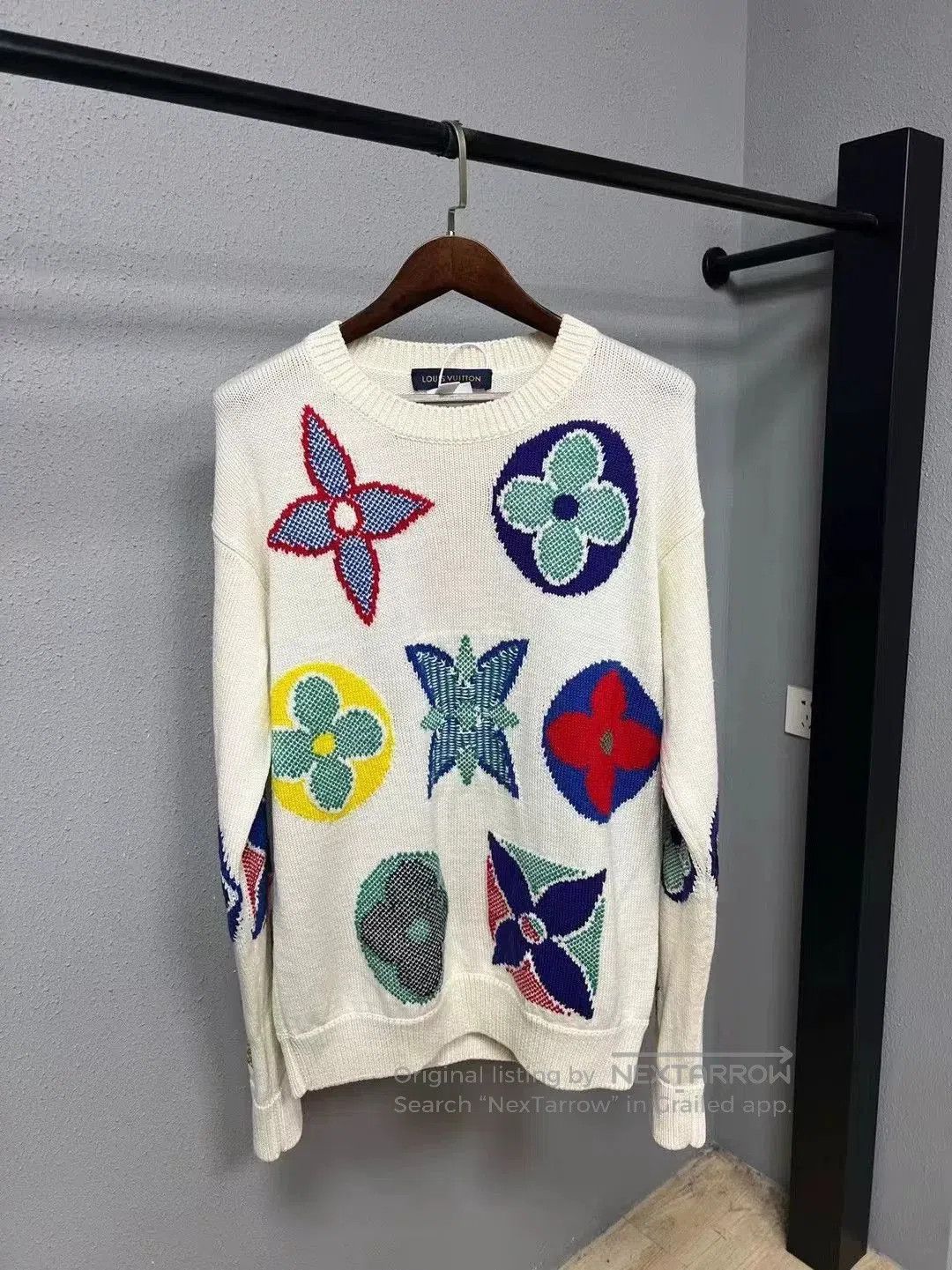 Louis Vuitton LV Three Flower Sweater. Size L / US 10 / IT 46 - 1 Thumbnail