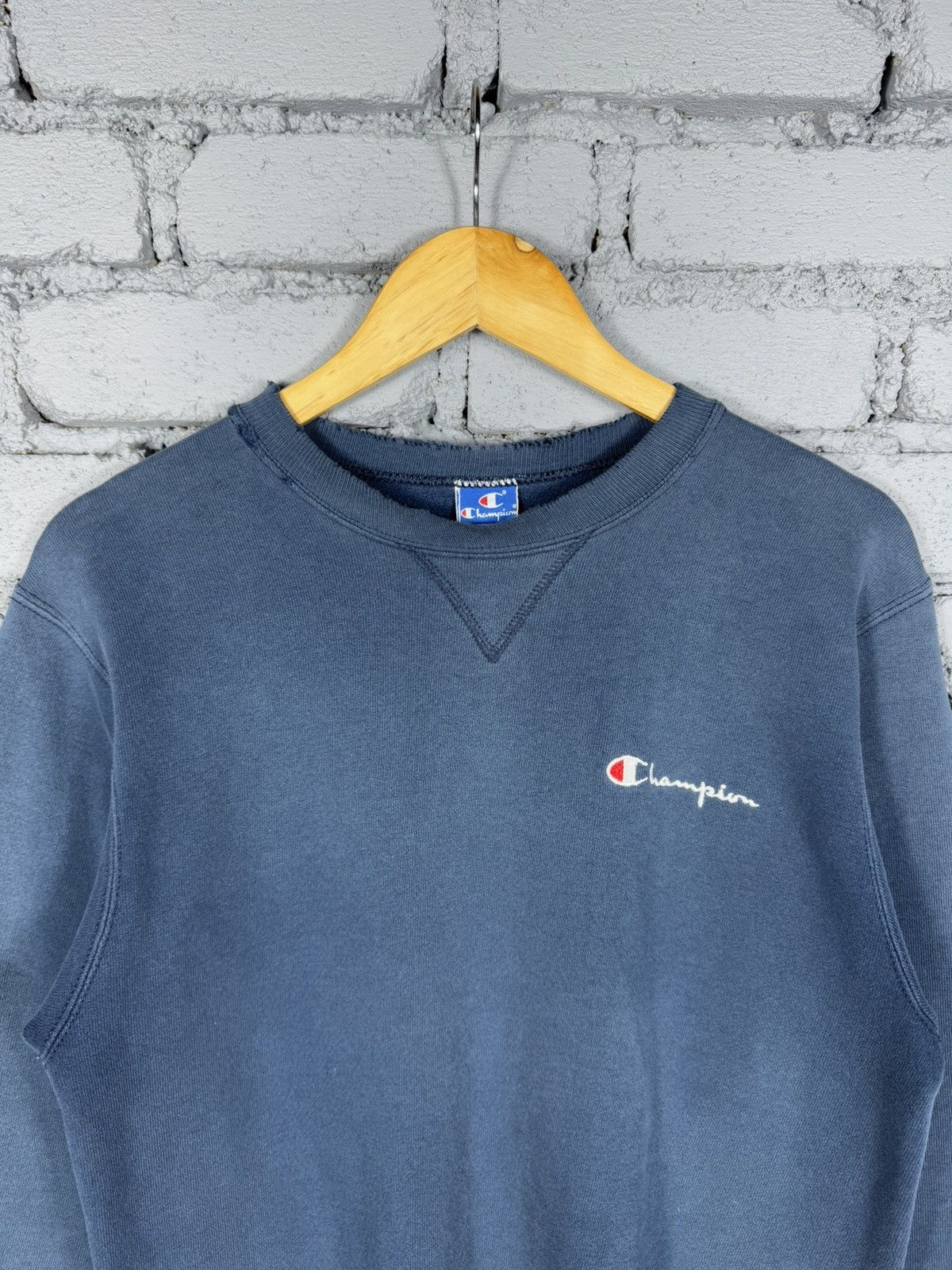 Vintage Vintage Champion Distressed Sun Faded Sweatshirt Size US M / EU 48-50 / 2 - 4 Thumbnail