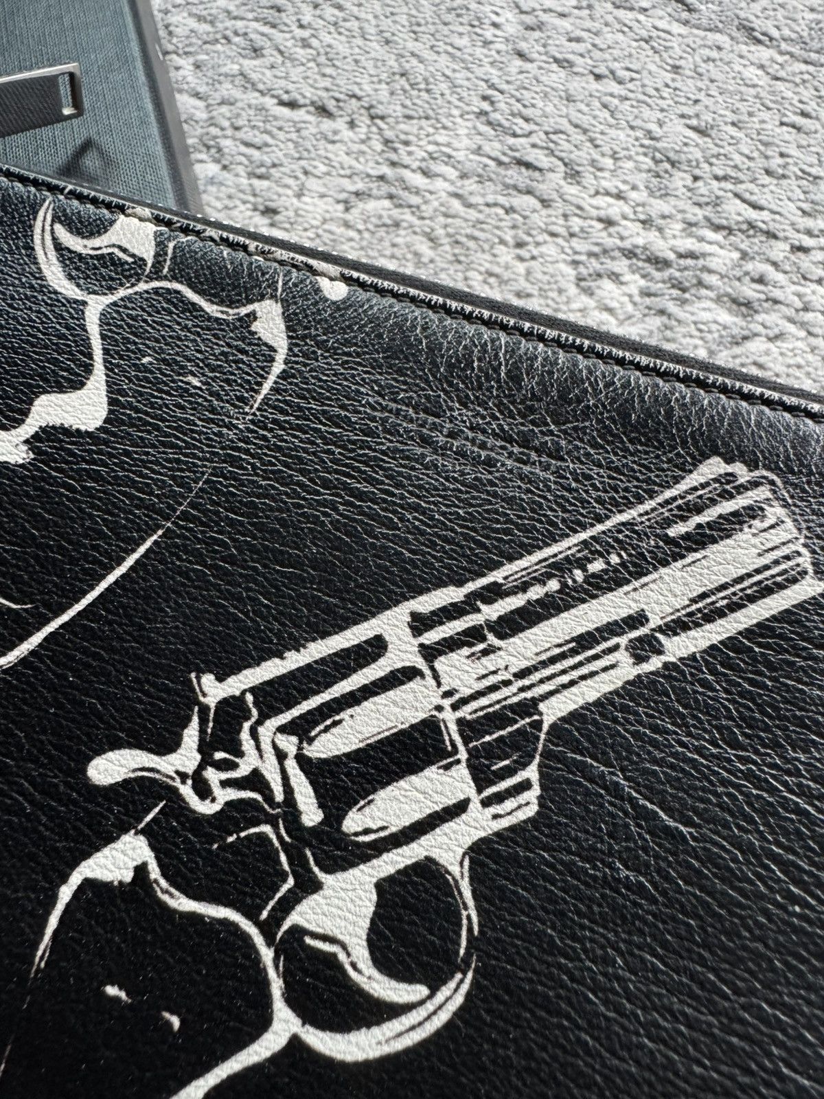 Saint Laurent Paris Saint Laurent Pop Gun Zipped Leather Clutch Bag Size ONE SIZE - 5 Thumbnail