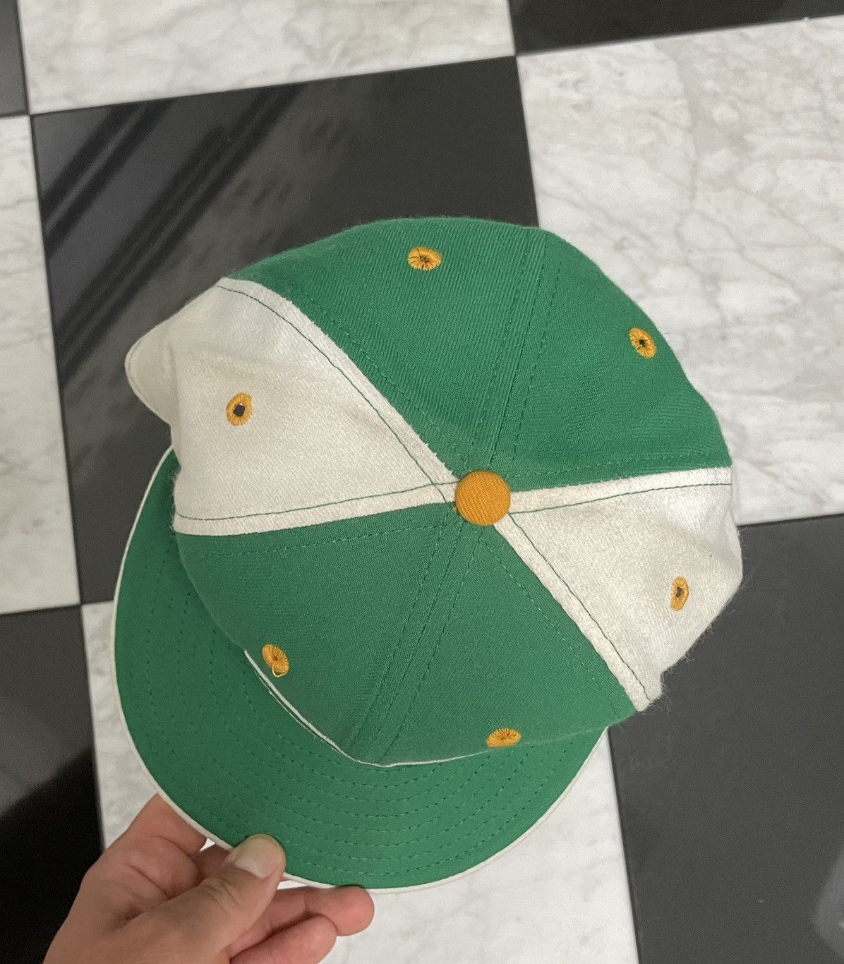 New Era 🔥 Vintage Celtics fitted 7 1/8 Size ONE SIZE - 5 Thumbnail
