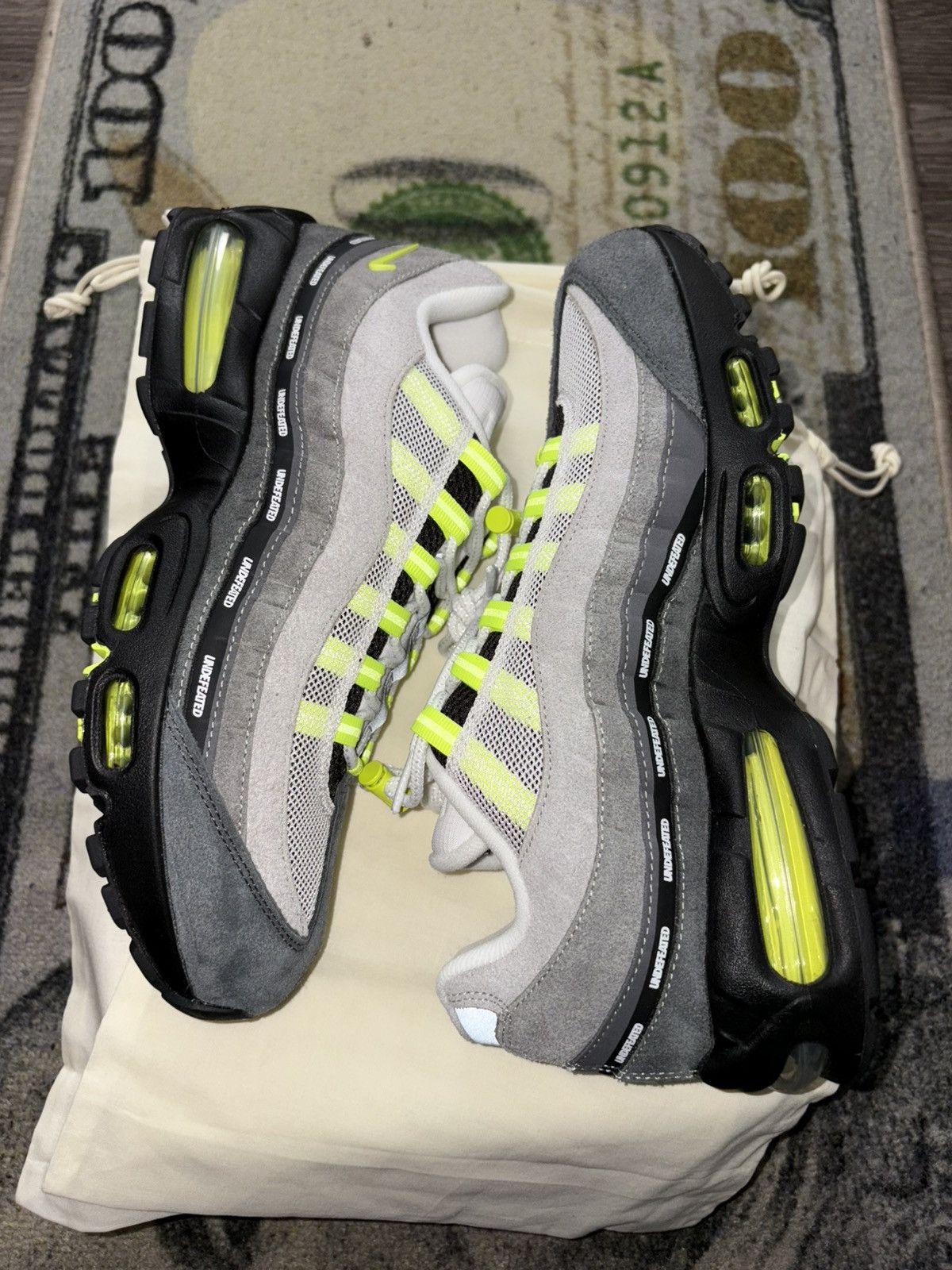 Nike × Undefeated Nike Air Max 95 Undefeated Geo NYC Neon (600 Pairs) Size US 10.5 / EU 43-44 - 2 Thumbnail