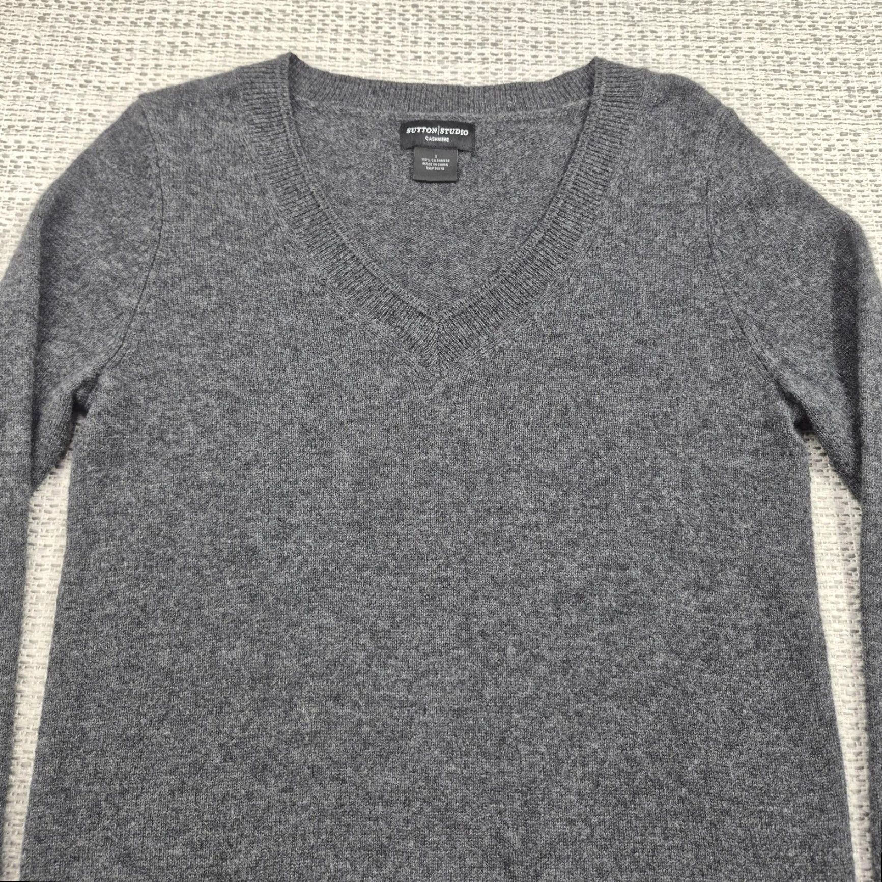 Vintage Sutton Studio Sweater Womens Small Gray 100% Cashmere V Neck Knit Pullover Size S / US 4 / IT 40 - 4 Thumbnail