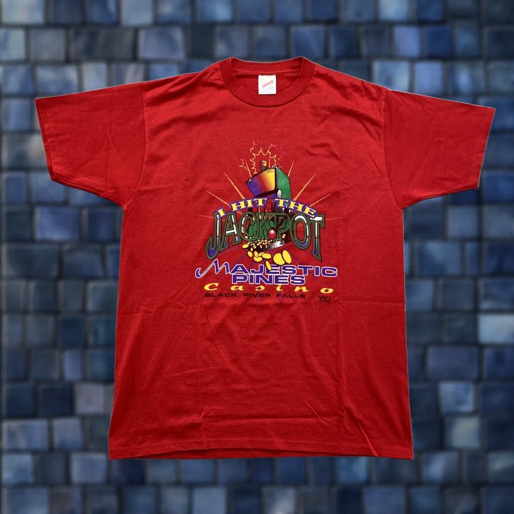 Jerzees VINTAGE Casino Jackpot Majestic Pines Wisconsin T-Shirt Mens L Red Graphic Tee 90s Halloween Mens Size US L / EU 52-54 / 3 - 1 Thumbnail