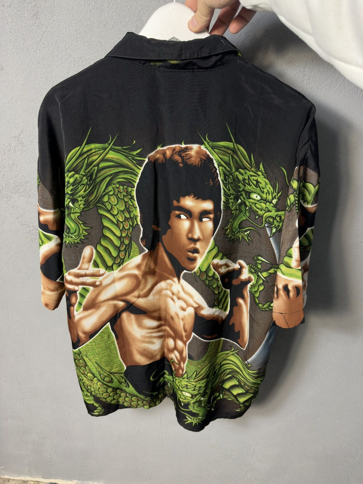 Vintage Vintage 90s Bruce Lee graphic shirt AOP universal studios Size US M / EU 48-50 / 2 - 4 Thumbnail