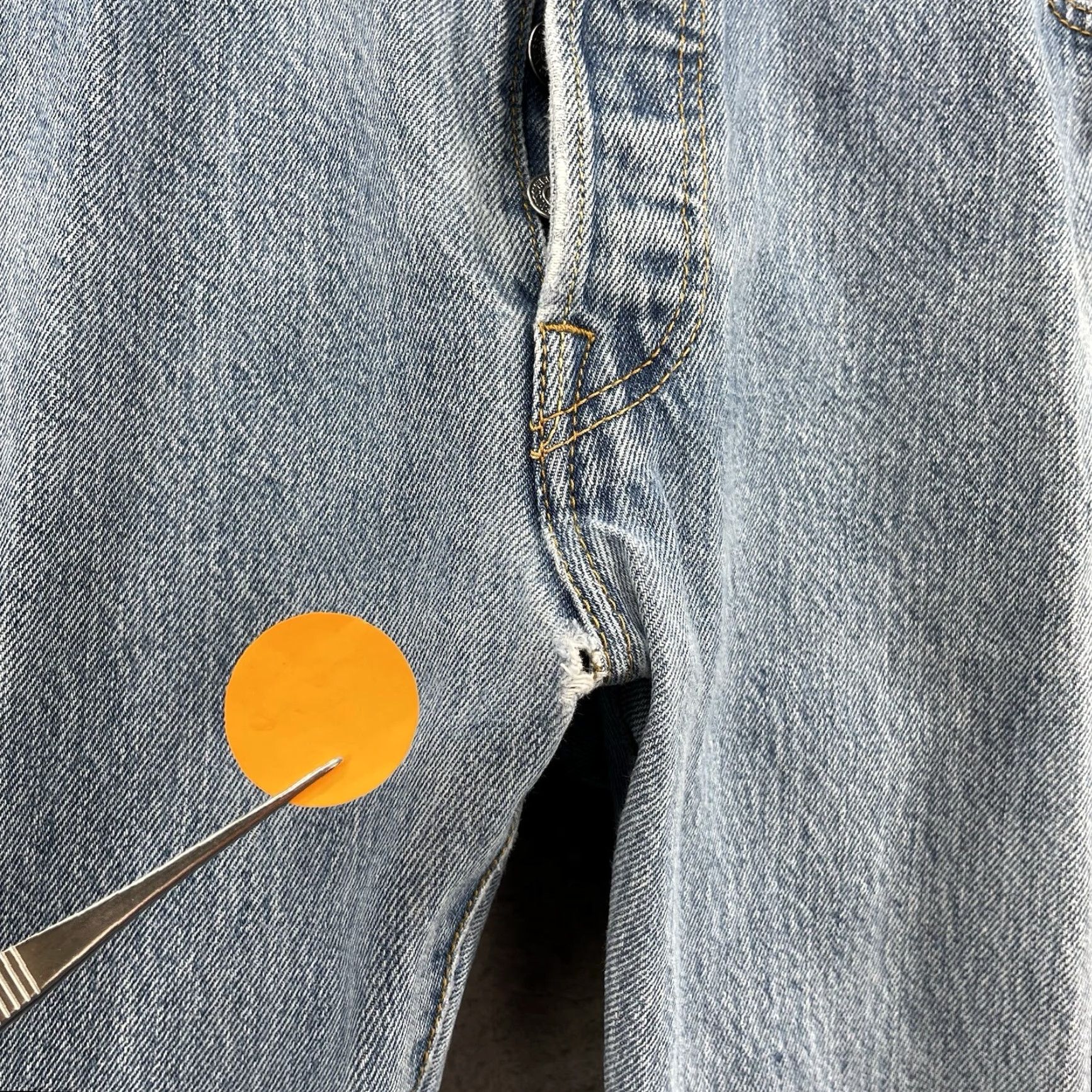 Levi's VINTAGE Levi's 501 Jeans Mens 34x30 Blue Denim Button Fly 90s Streetwear Skate Levi's 500 Series Mens Jeans Size US 34 / EU 50 - 2 Thumbnail