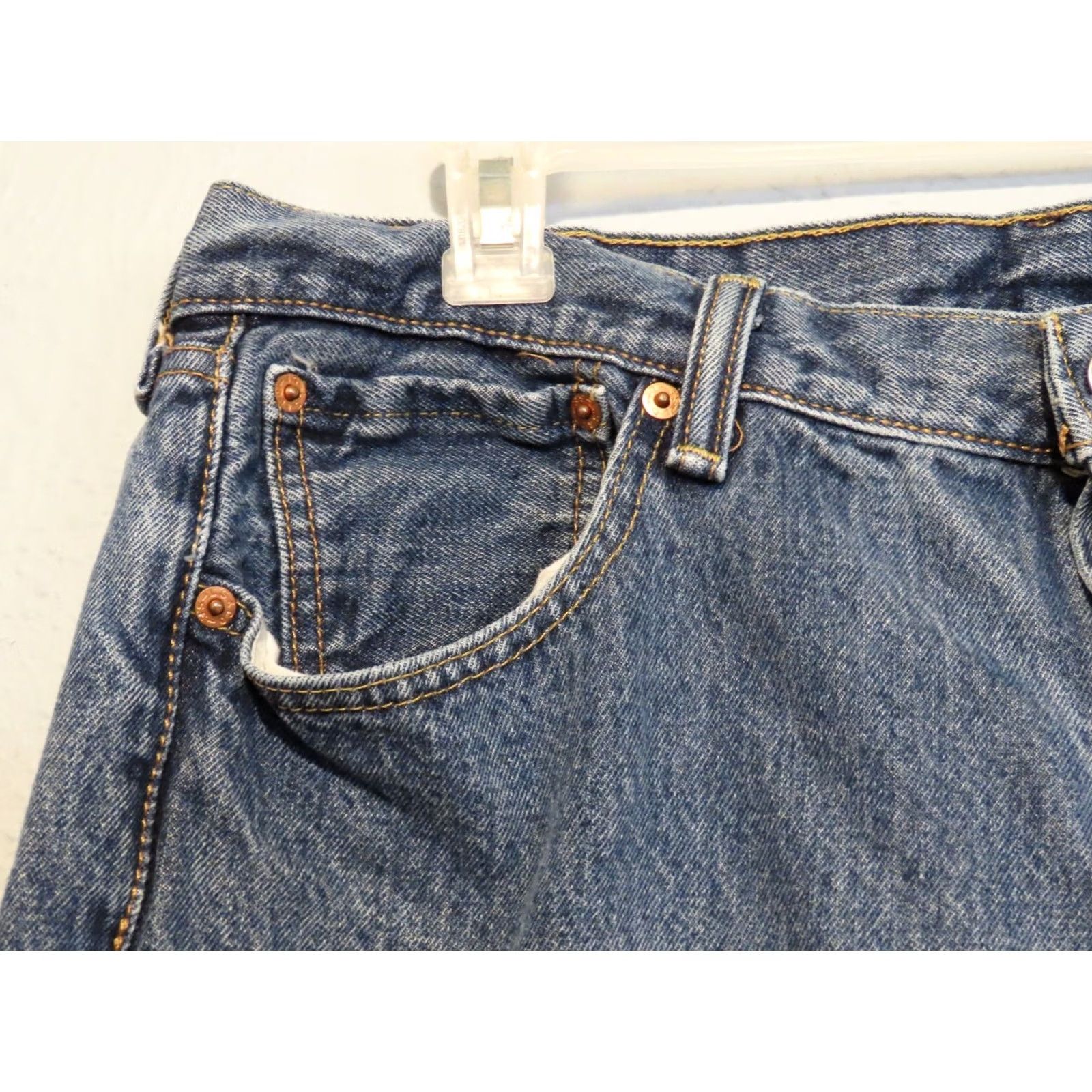 Levi's Levi's 501 Jeans Mens 36x32 Blue Medium Wash Regular Straight Button-Fly Denim Cotton Pockets Vintage No 501 Model American Classic Size US 36 / EU 52 - 4 Thumbnail