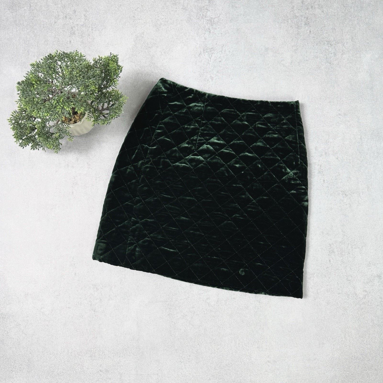 Sandro Vintage Sandro Green Velour Quilted Mini Skirt Size 1 Size 26" / US 2 / IT 38 - 2 Thumbnail