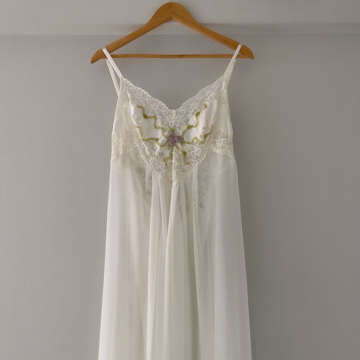Victoria's Secret × Vintage Romantic White Chiffon Sheer Slip Gown (S-M) Size M / US 6-8 / IT 42-44 - 13 Thumbnail