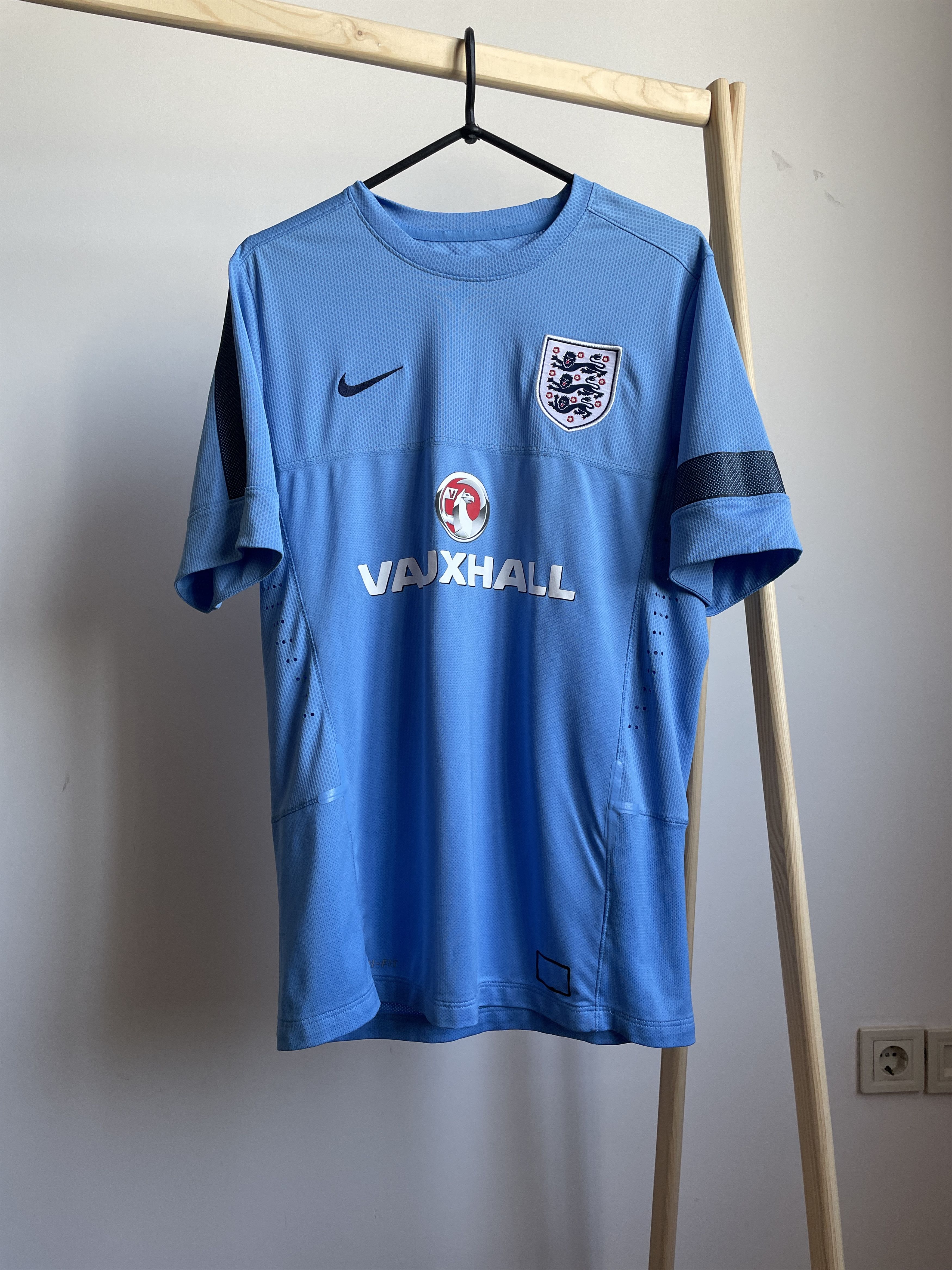 Nike Englang National Team 2013 Training Jersey Size L Size US L / EU 52-54 / 3 - 1 Thumbnail