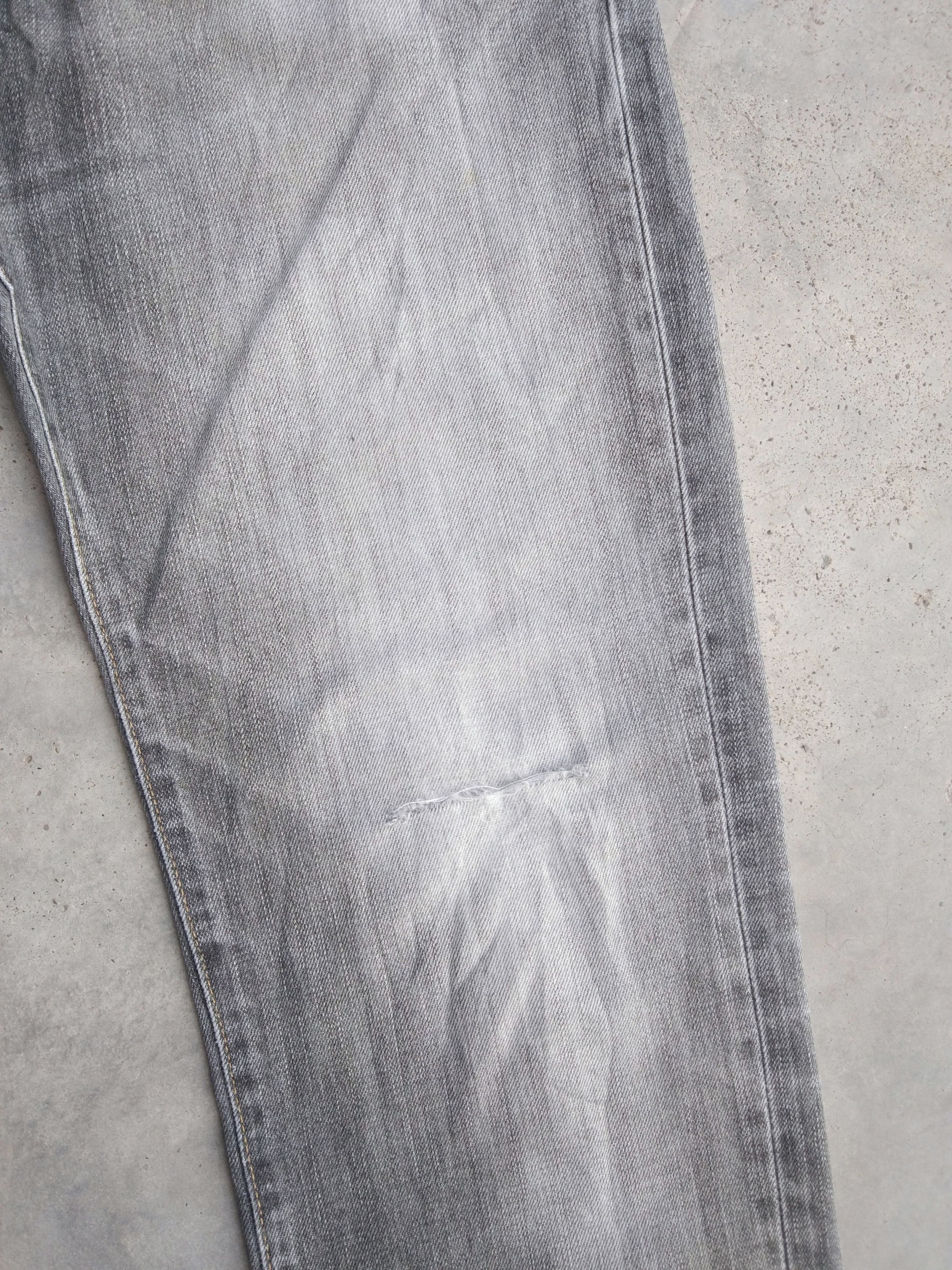 Japanese Brand Vintage Smoke Grey Faded Uniqlo S-002 Distressed Jeans 32x32 Size US 32 / EU 48 - 4 Thumbnail