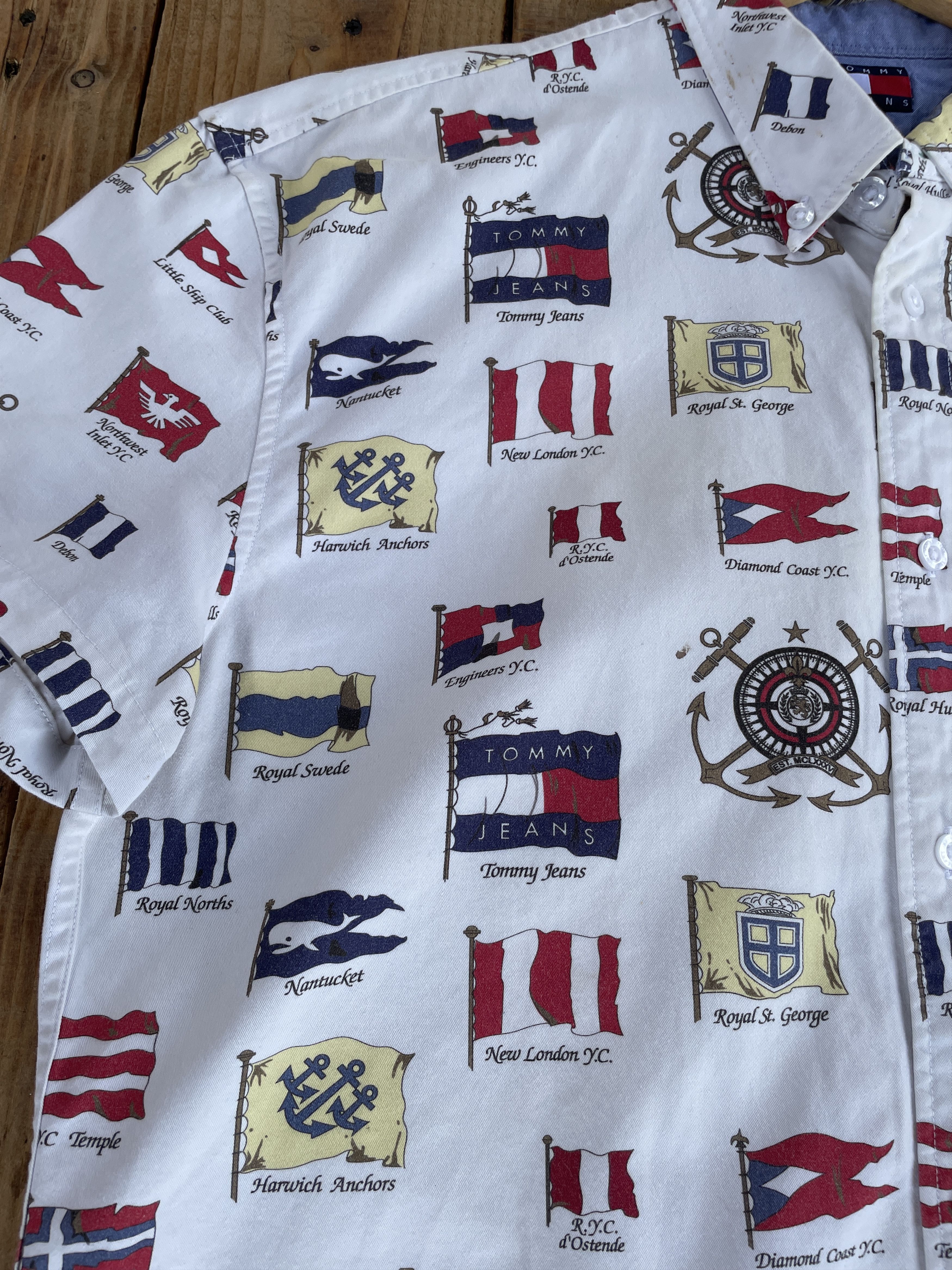 Tommy Hilfiger Tommy Hilfiger Tommy Jeans Sailing Flag Short Sleeve Shirt Size US M / EU 48-50 / 2 - 4 Thumbnail