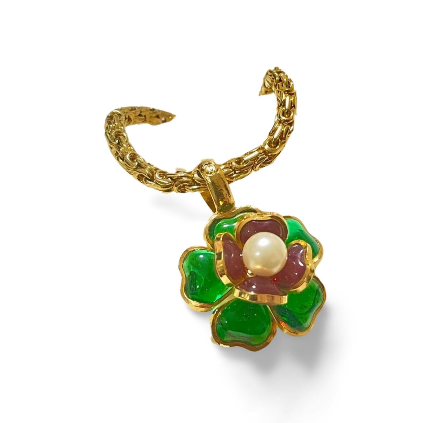 Chanel Vintage CHANEL green and red gripoix flower top necklace Size ONE SIZE - 3 Thumbnail