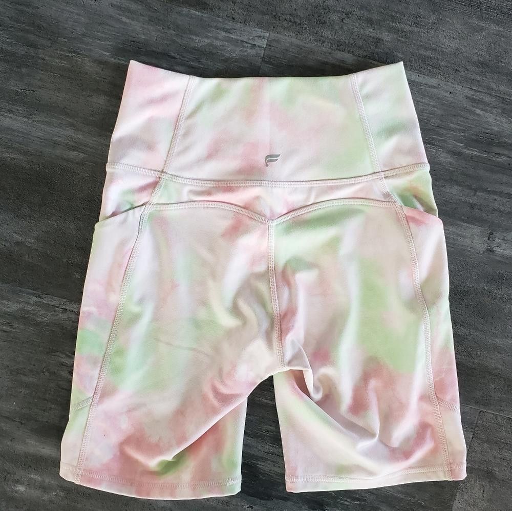 Fabletics Pixie Ethereal Fabletics Oasis High Waisted Pocket Short Size 26" / US 2 / IT 38 - 2 Thumbnail