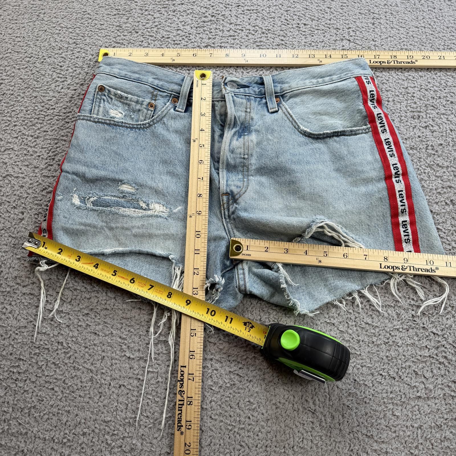 Levi's Levi's 501 Denim Cut Off Shorts Red Logo Tape Distressed W30 Size 30" / US 8 / IT 44 - 3 Thumbnail