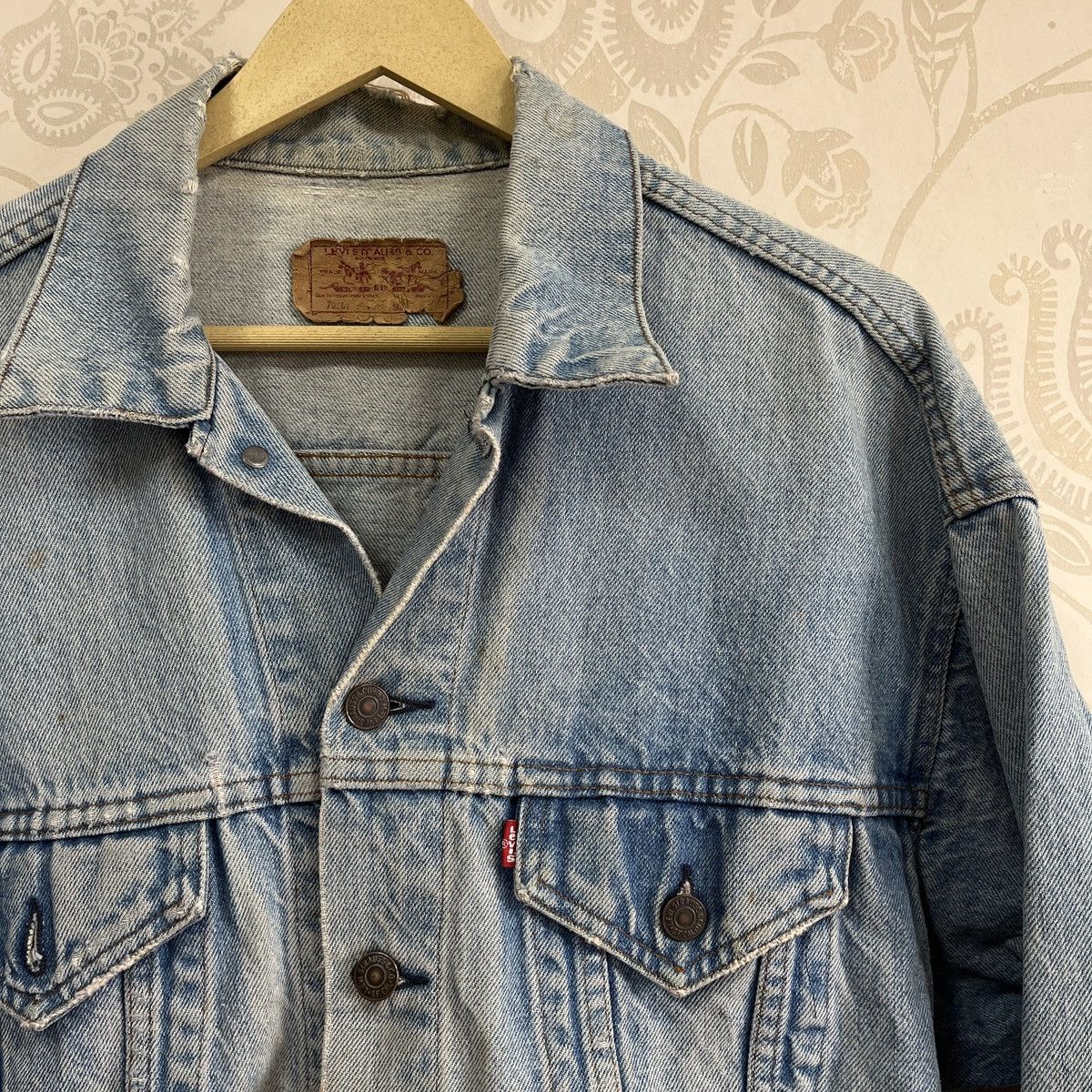 Levi's × Levi's Vintage Clothing Distressed Levis Denim Trucker Jacket Made In USA Size US L / EU 52-54 / 3 - 6 Thumbnail