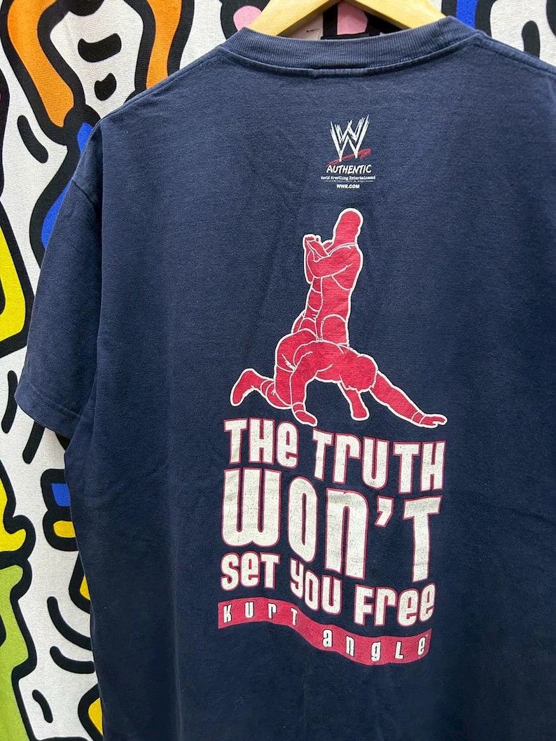 WWE Vintage 2002 Kurt Angle tshirt size XL Size US XL / EU 56 / 4 - 1 Thumbnail