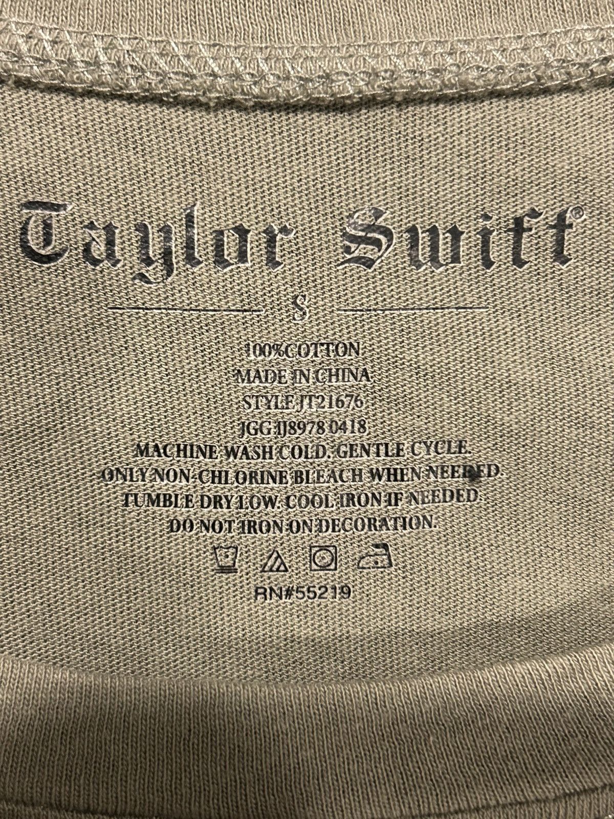 Other Taylor Swift Snake Graphic T- shirt. OBO Size S / US 4 / IT 40 - 3 Thumbnail