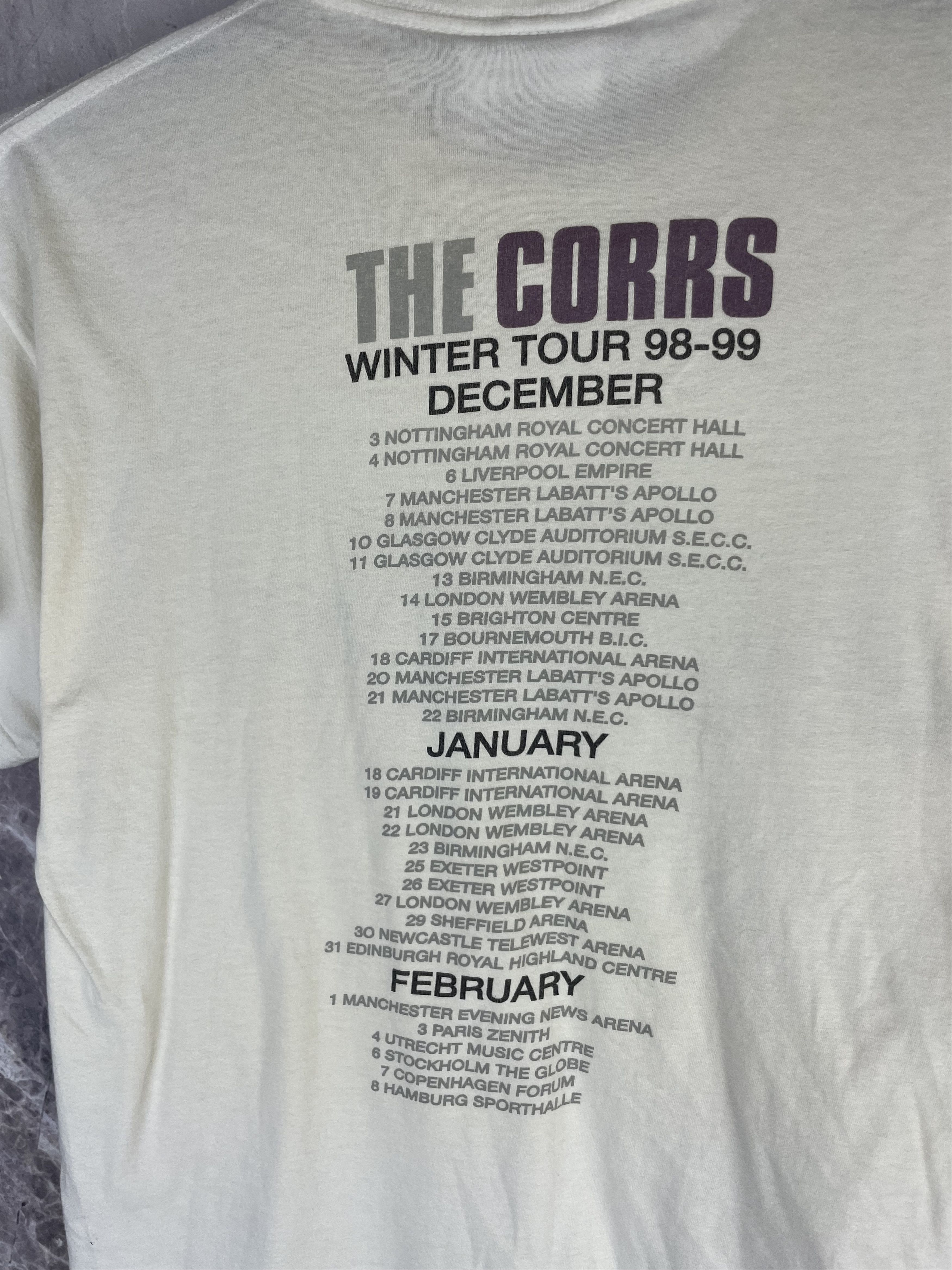 Band Tees Vintage 1999 The Corrs Winter Tour T Shirt Size US M / EU 48-50 / 2 - 7 Thumbnail