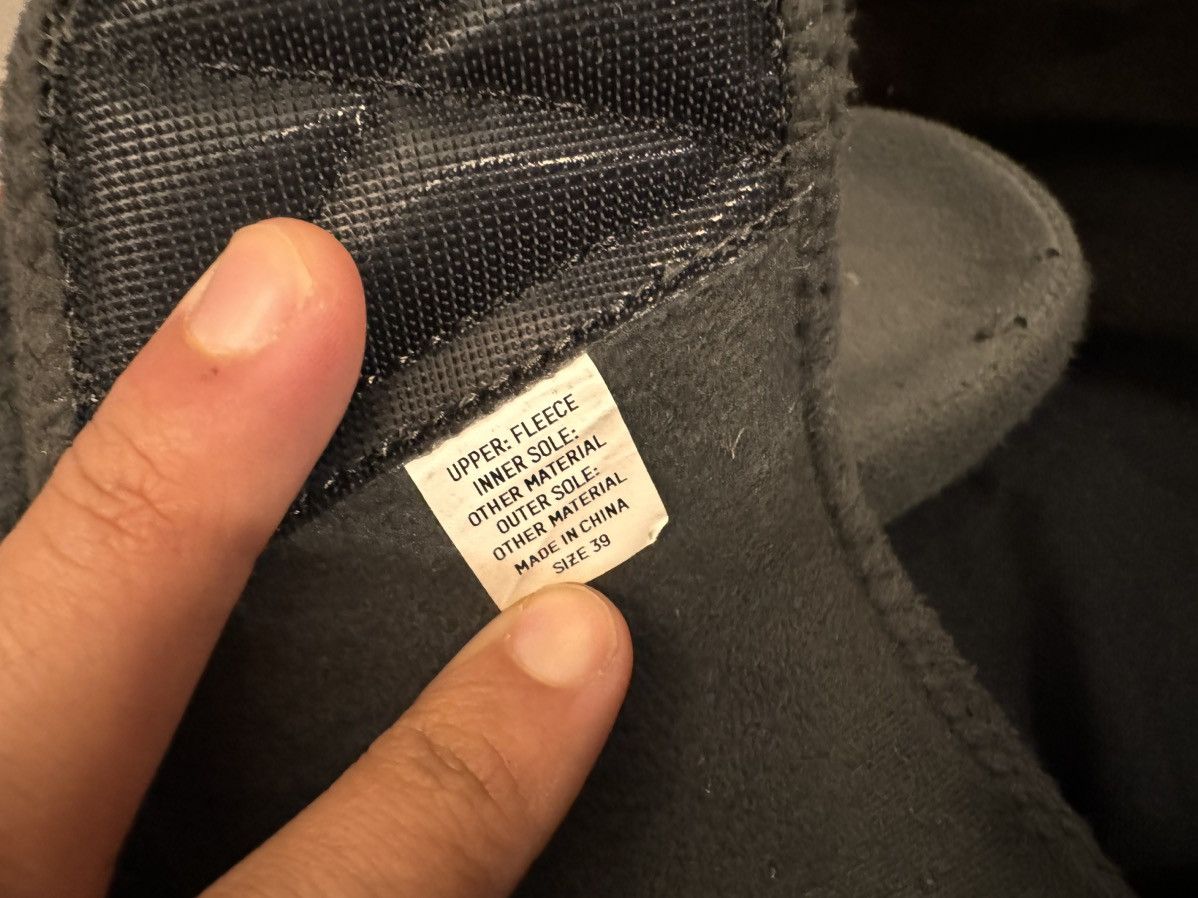 Yeezy Yeezy season 7 fleece slides Size US 6.5 / EU 39-40 - 4 Thumbnail