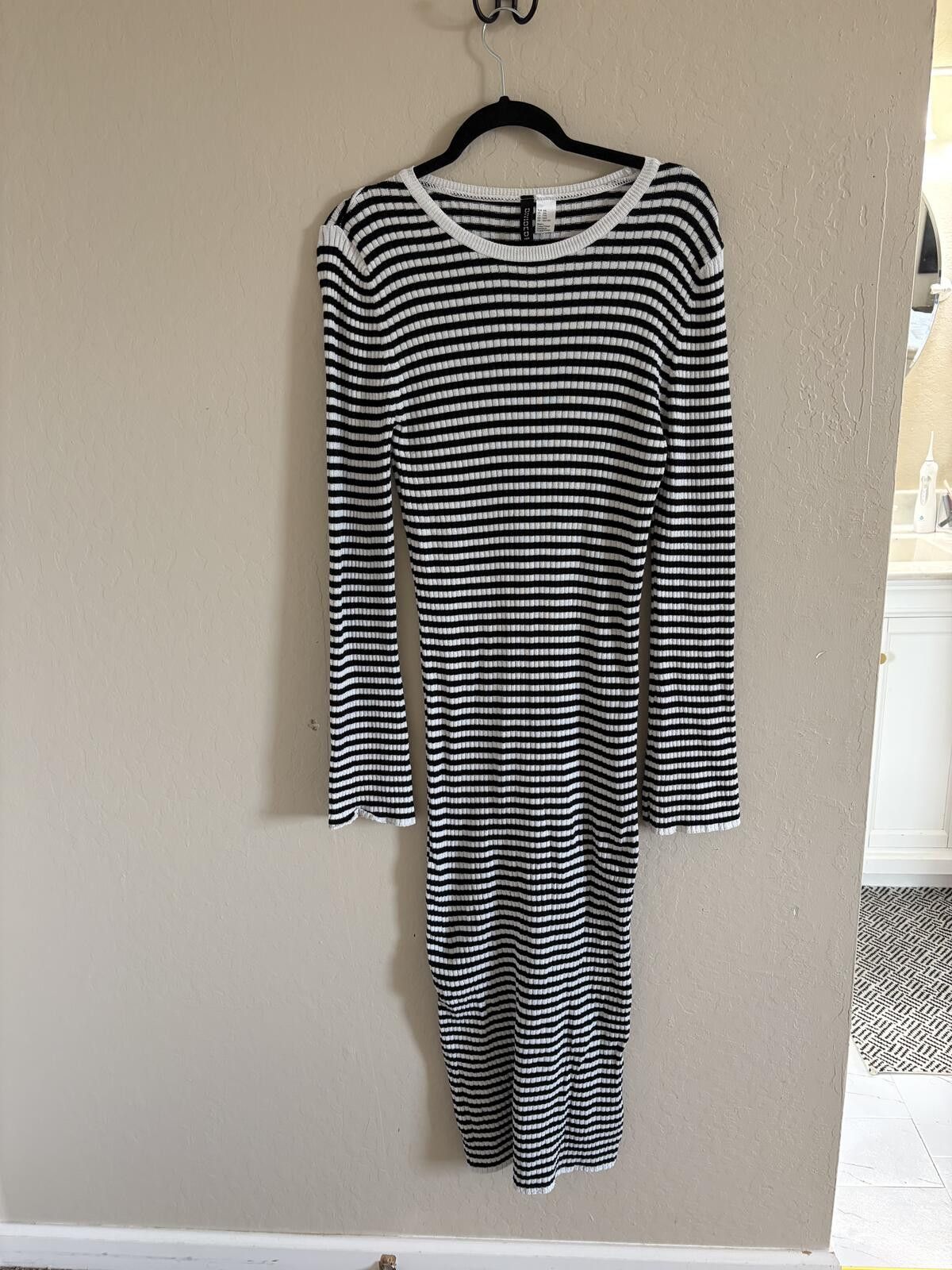 H&M Divided by H&M sweater dress Size XXL / US 16-18 / IT 52-54 - 1 Thumbnail