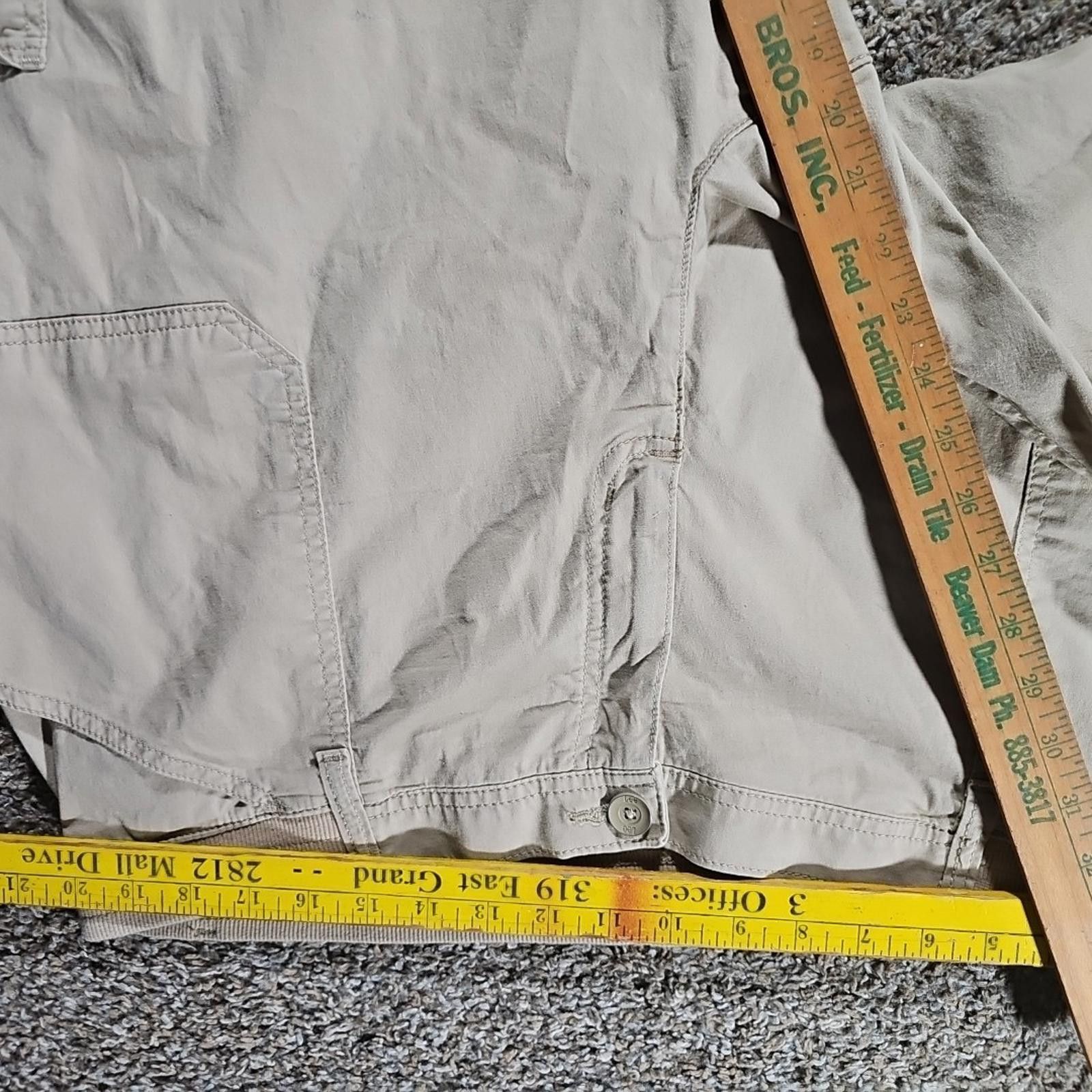Lee Lee Relaxed Fit Midrise Womans 20W Cuffed Khaki Capris Size 42" / US 20 - 4 Thumbnail