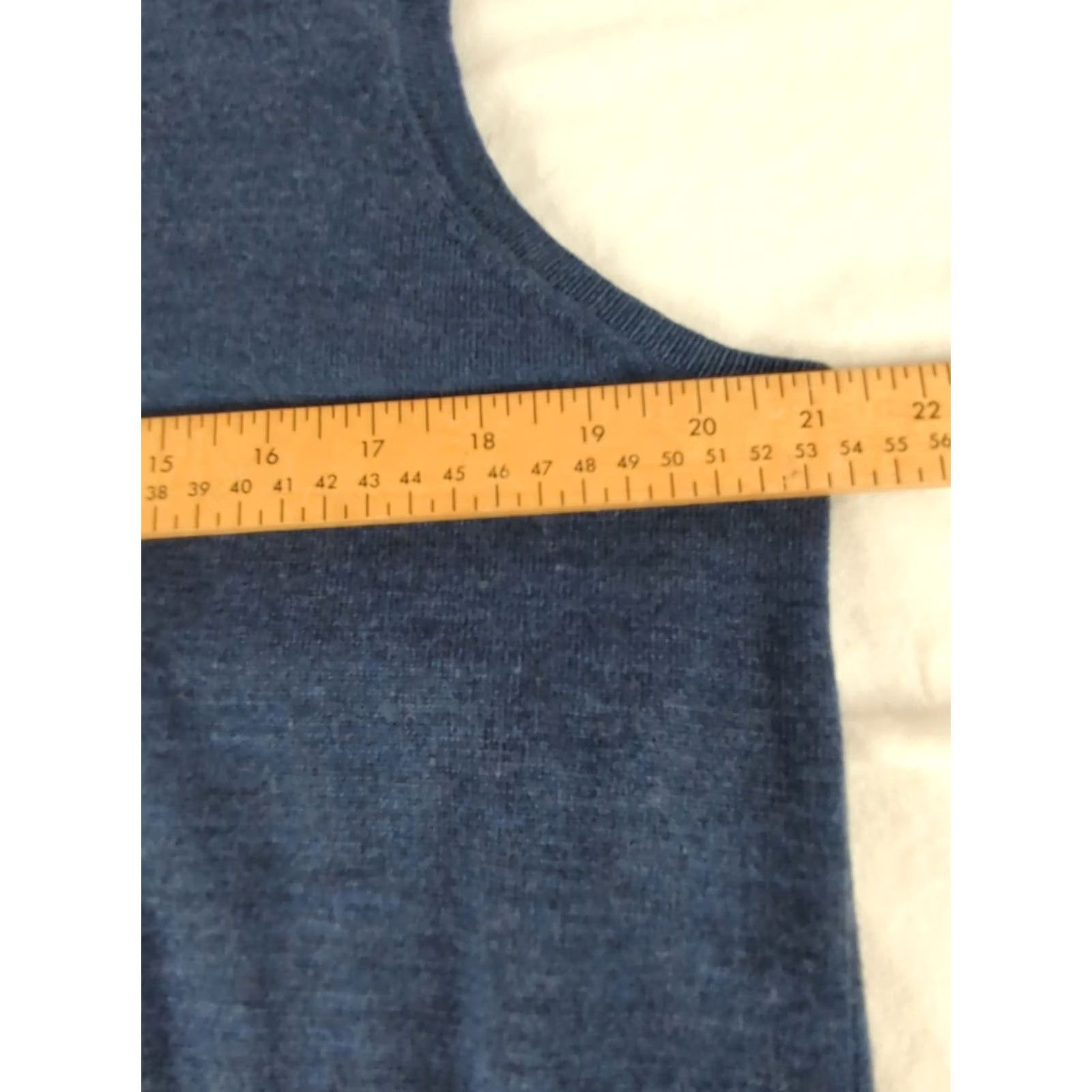 Club Room Club Room Men’s V-Neck Sweater Vest M 100% Merino Wool Red Blue Solid Lightweight Classic Preppy Size US M / EU 48-50 / 2 - 7 Thumbnail
