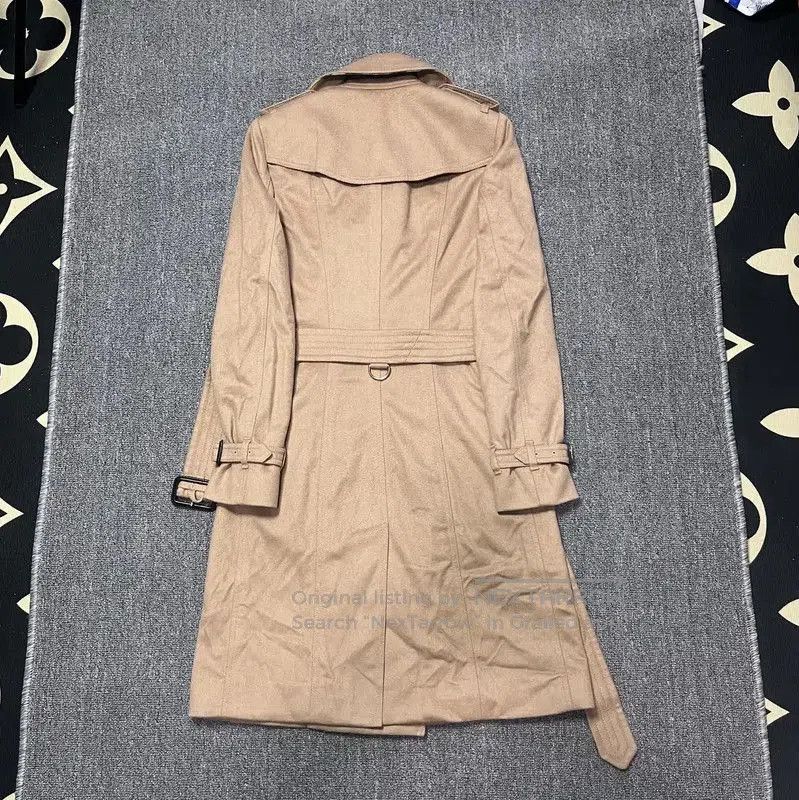 Burberry Burberry Women's Mid-Length Coat in Khaki. Size M / US 6-8 / IT 42-44 - 2 Thumbnail