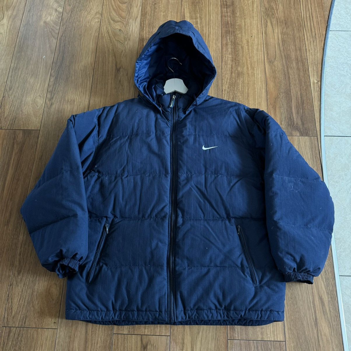 Nike × Vintage Vintage 90s embroidered logo Nike puffer jacket Size US L / EU 52-54 / 3 - 2 Thumbnail