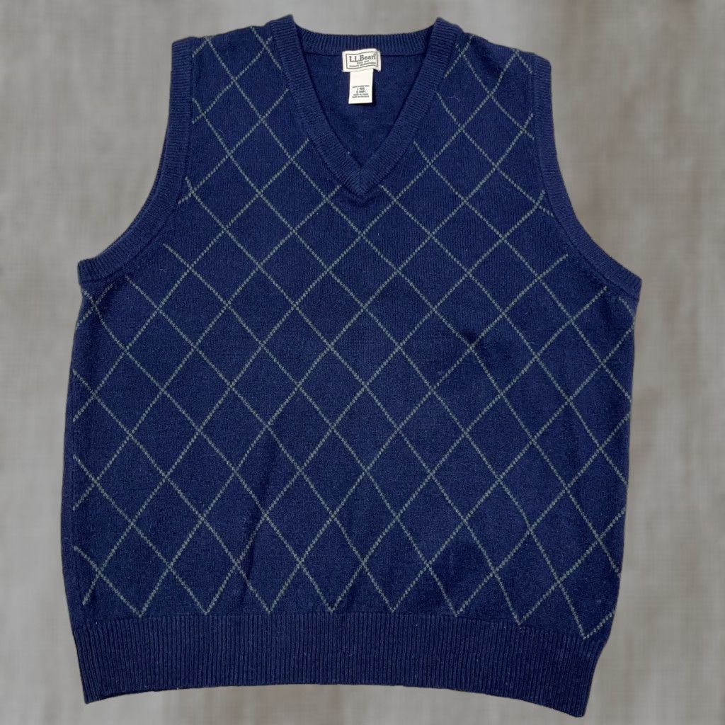 Vintage LL Bean Sweater Vest Men Large Navy Blue Wool V Neck Diamond Size US L / EU 52-54 / 3 - 1 Thumbnail