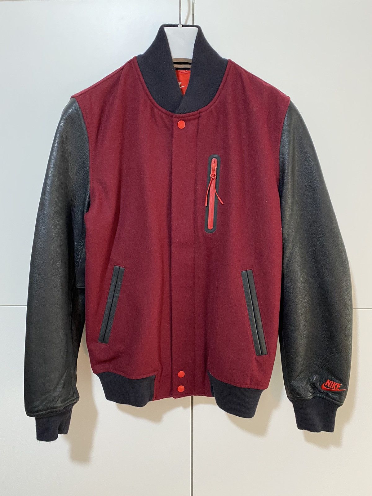 Nike Nike Destroyer Varsity Jacket M, red black, with leather Size US M / EU 48-50 / 2 - 1 Thumbnail