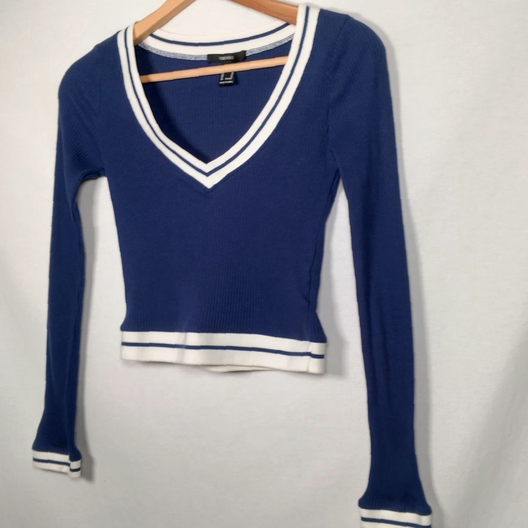Forever 21 VINTAGE Forever 21 Knit Crop Top Women Juniors Medium Blue Y2K Varsity Slim Fit Size M / US 6-8 / IT 42-44 - 4 Thumbnail