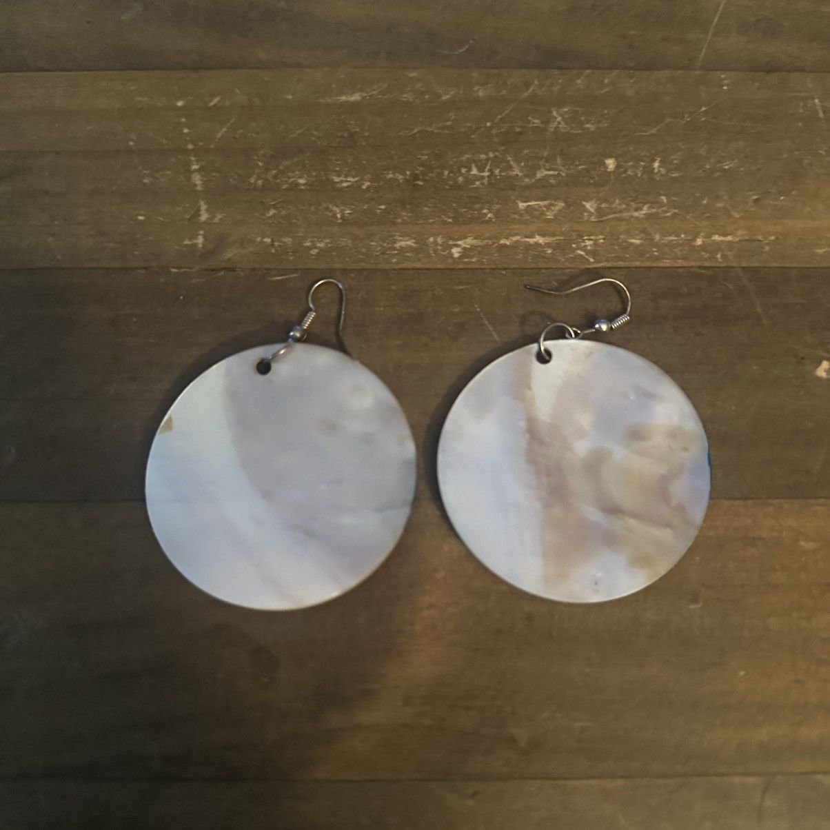 Other Multicolor painted round shell dangle earrings Size ONE SIZE - 3 Thumbnail
