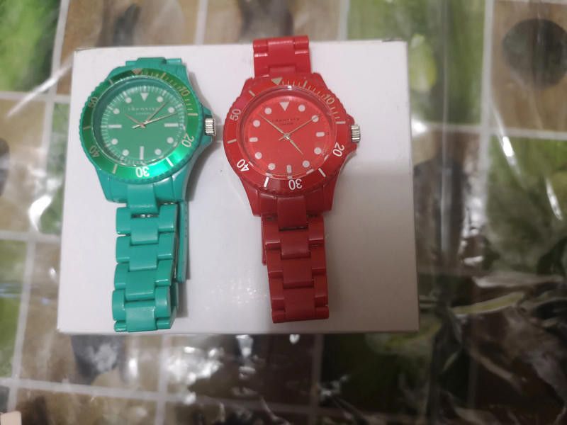 Designer Identity watch red and green Size ONE SIZE - 1 Thumbnail