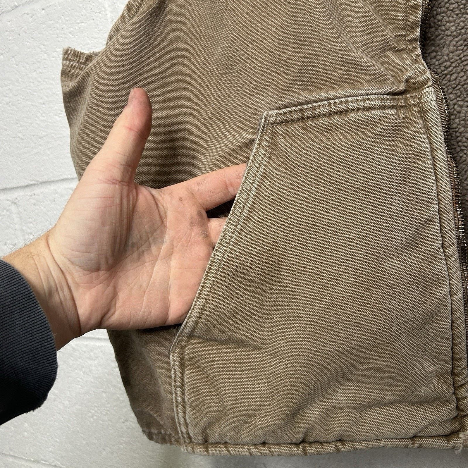 Carhartt Vintage Carhartt Sherpa-Lined Canvas Vest “Camel” V26 CML Size US XL / EU 56 / 4 - 5 Thumbnail