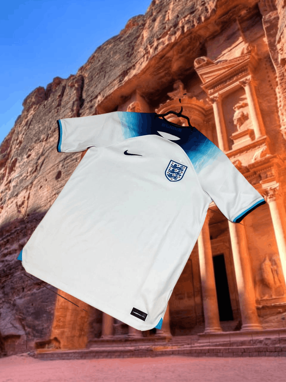 Umbro Vintage Jerseys white Umbro Football England T-shirt Y2K Size US XL / EU 56 / 4 - 1 Thumbnail
