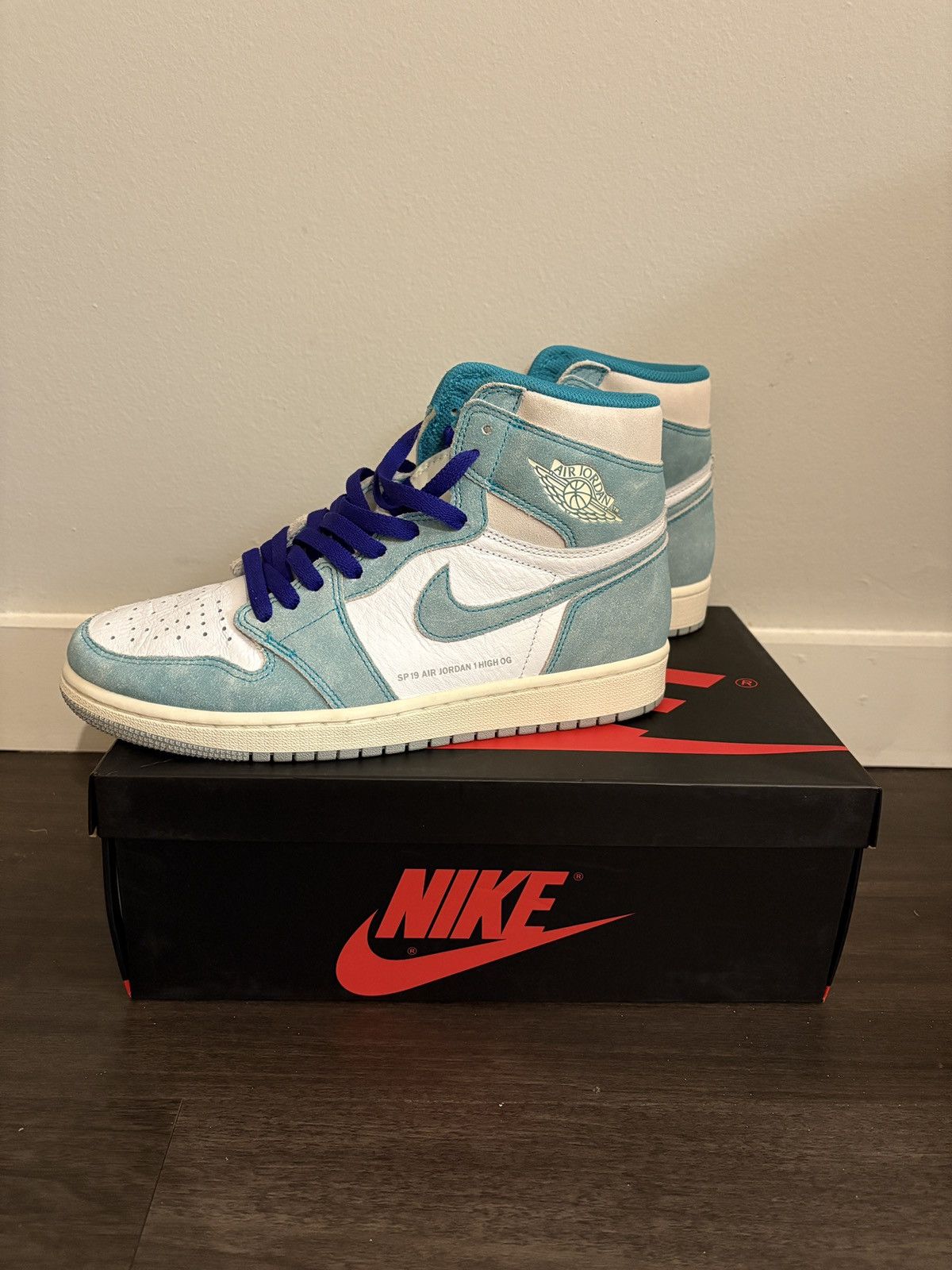 Nike Jordan 1 Retro High Turbo Green Size US 9 / EU 42 - 2 Thumbnail